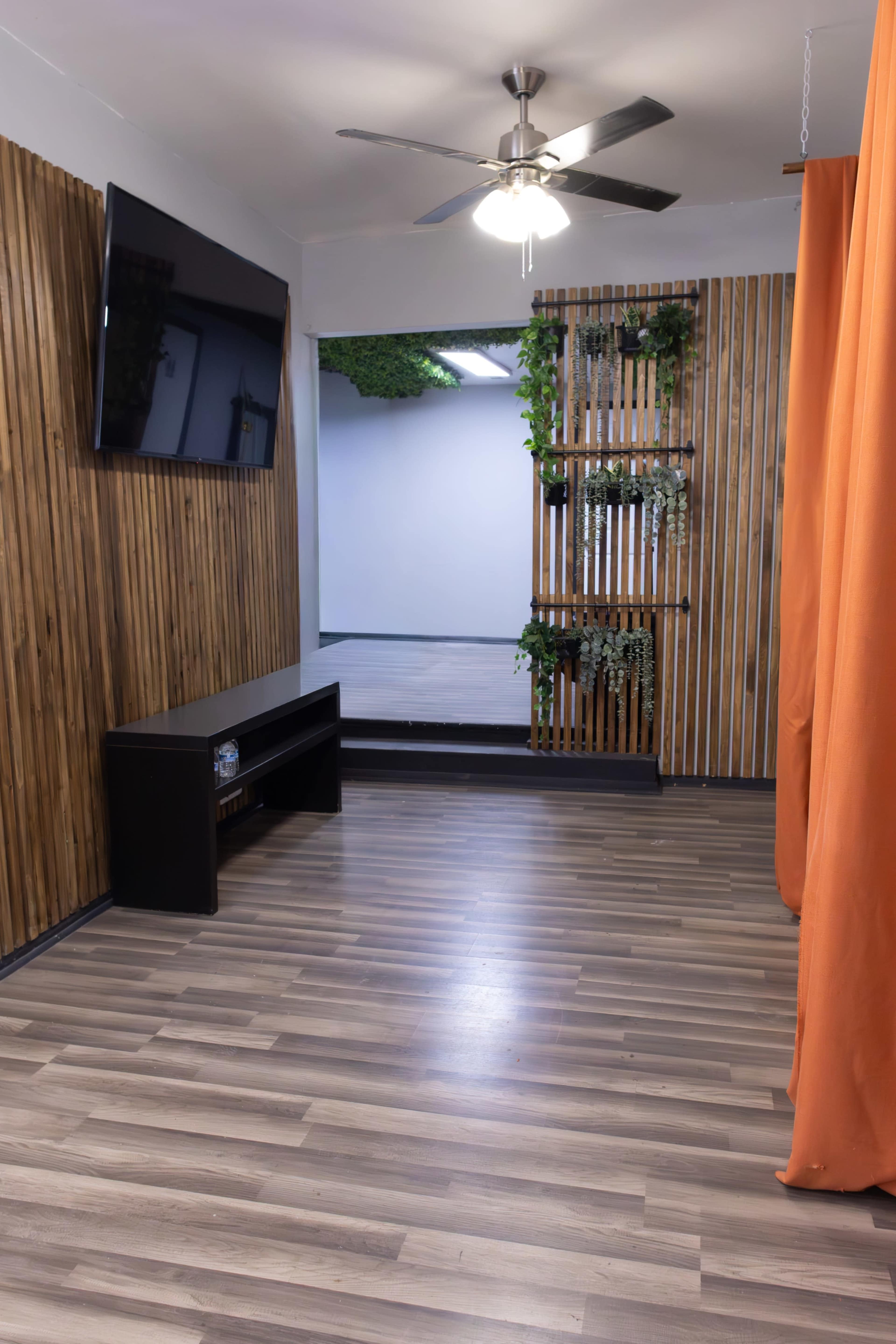 N. 5th St - Modern Media Studio for Rent Image in Upper North Philadelphia, Philadelphia, PA