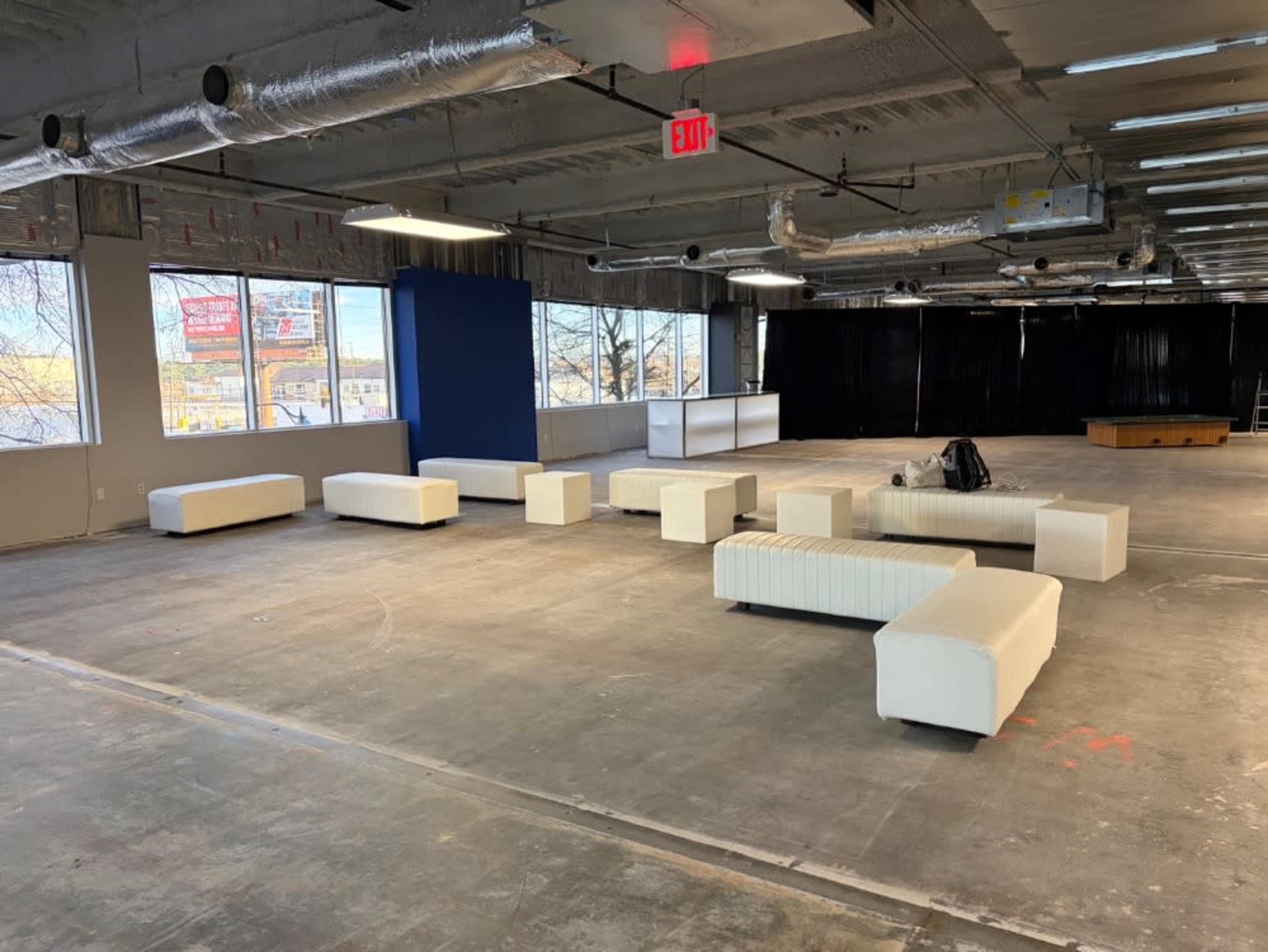 White leather benches (10)