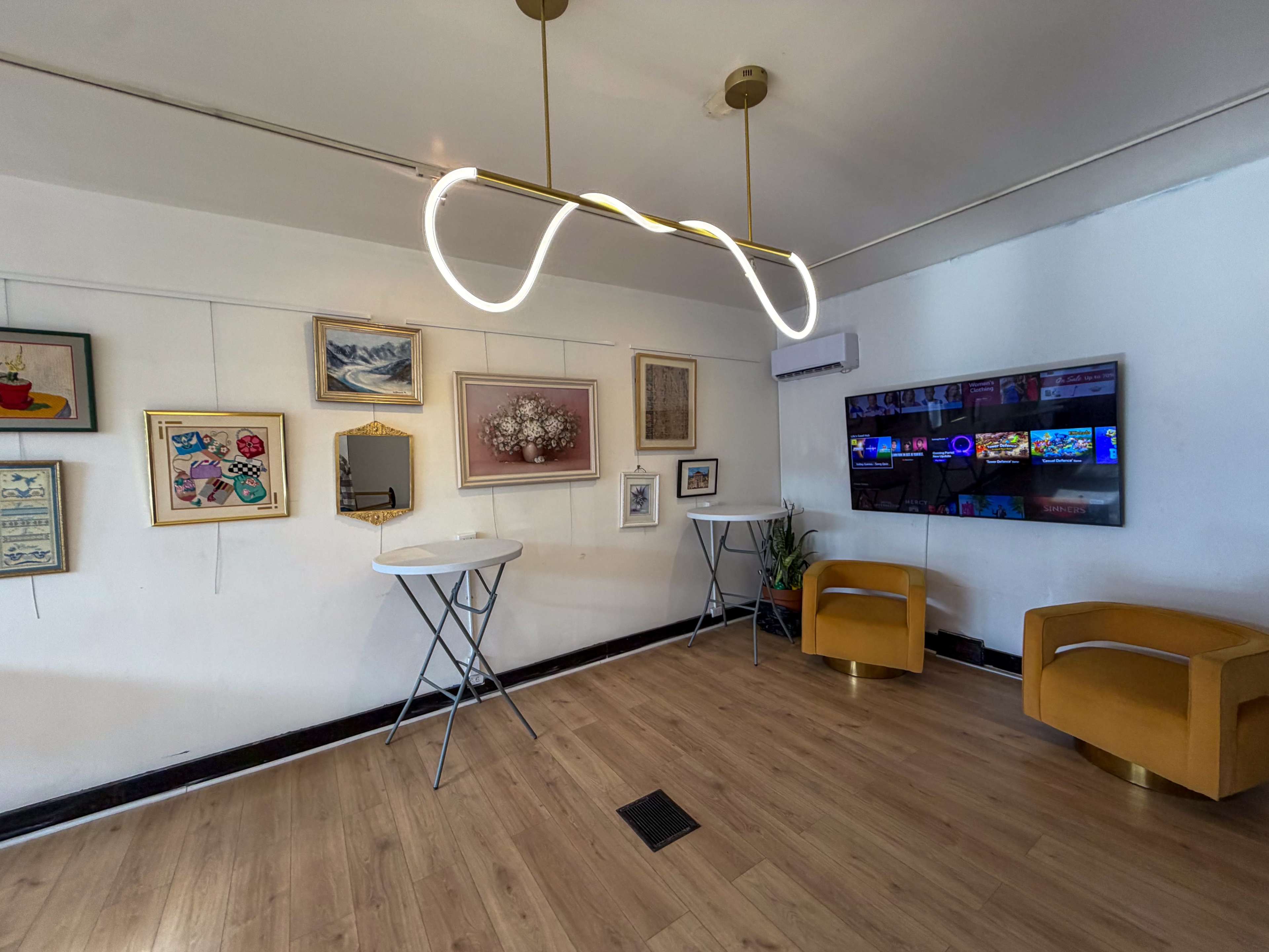 Urban Modern Art Gallery Image in University City, Philadelphia, PA