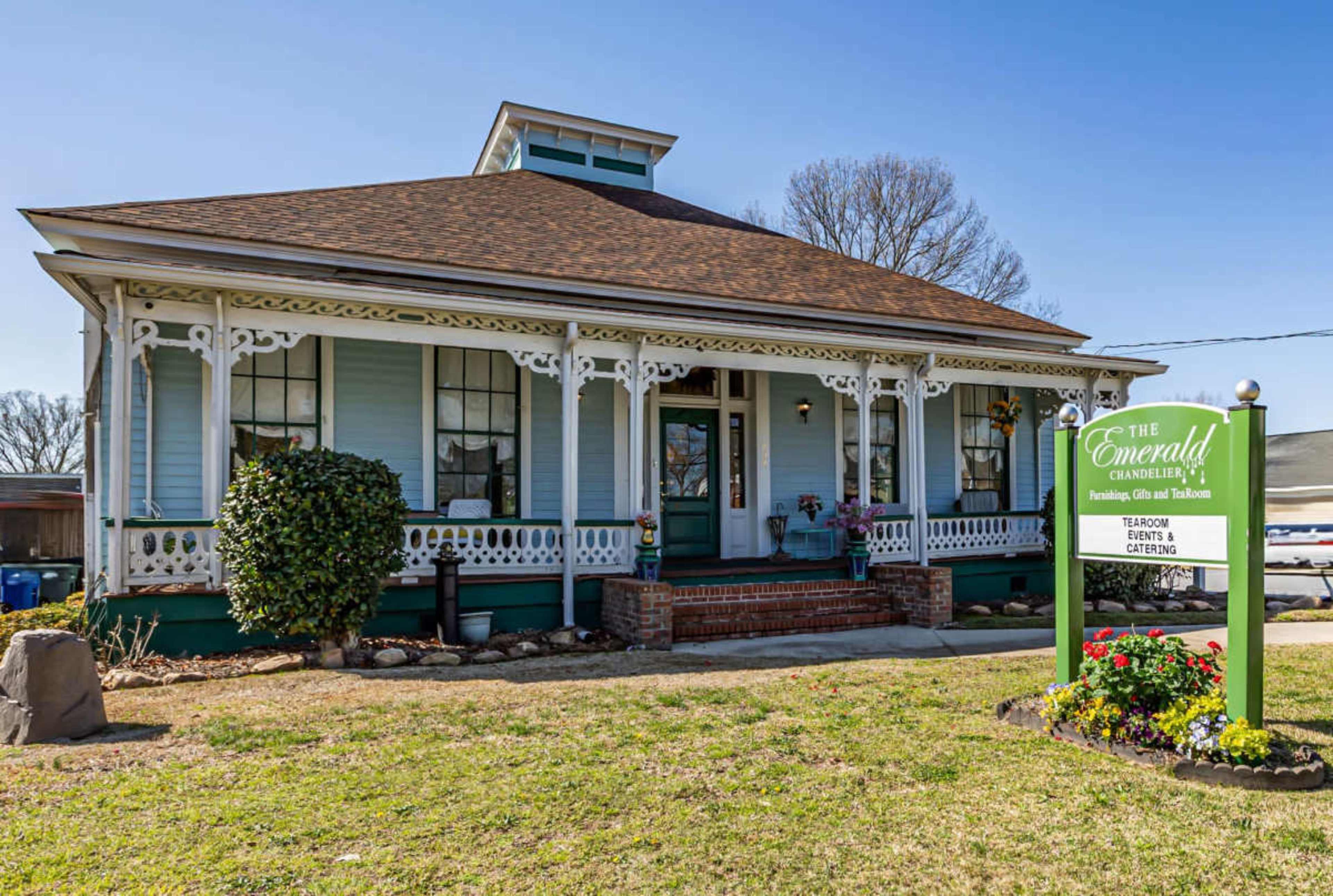 Beautiful Downtown Victorian TeaRoom with Tons of Beautiful Spaces Image in Downtown, GRIFFIN, GA