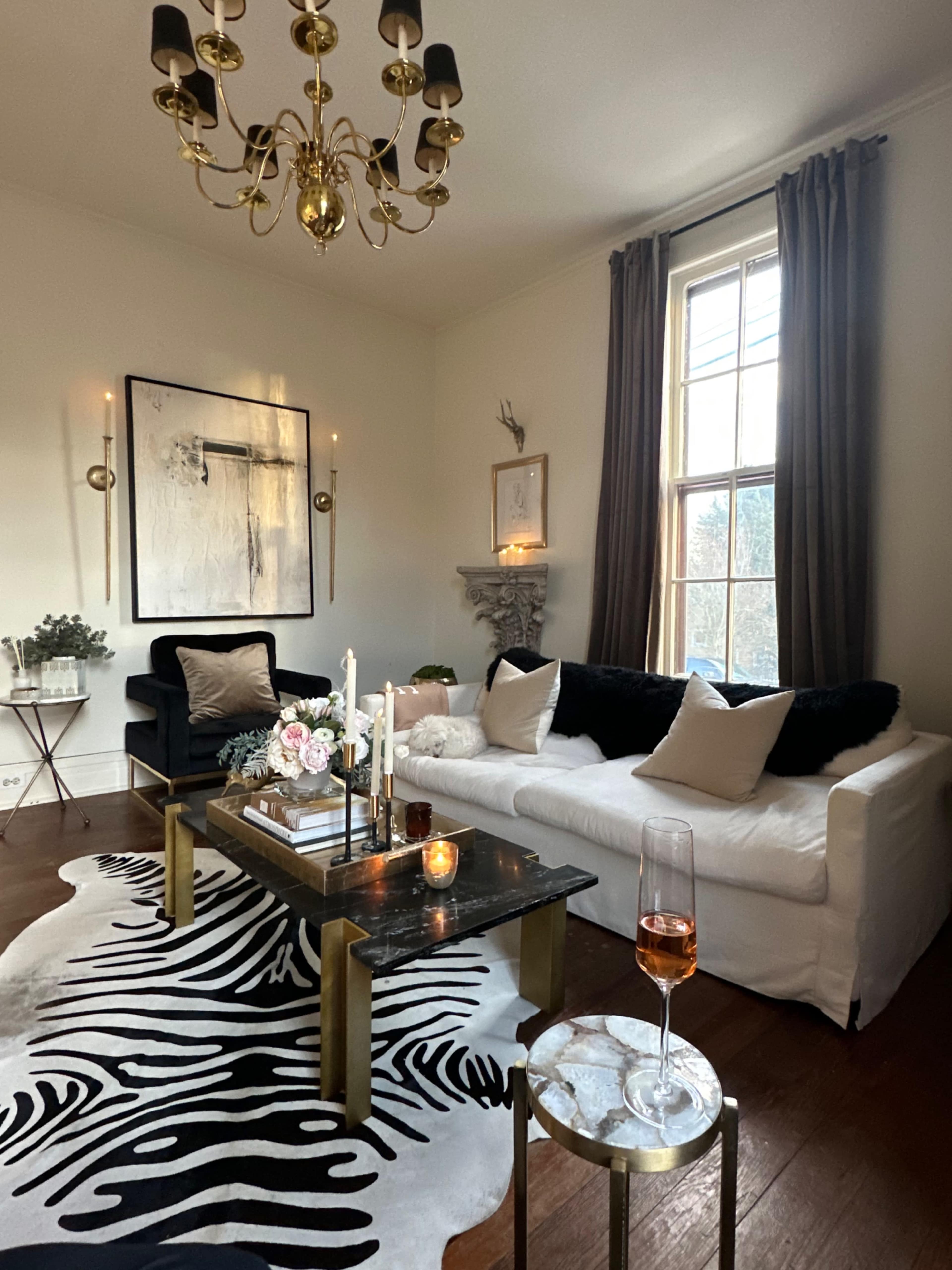 Southern, Victorian, Gingerbread style home with a transitional (modern/traditional)  unique interior., Columbia, TN | Production | Peerspace, image size:3840x5120