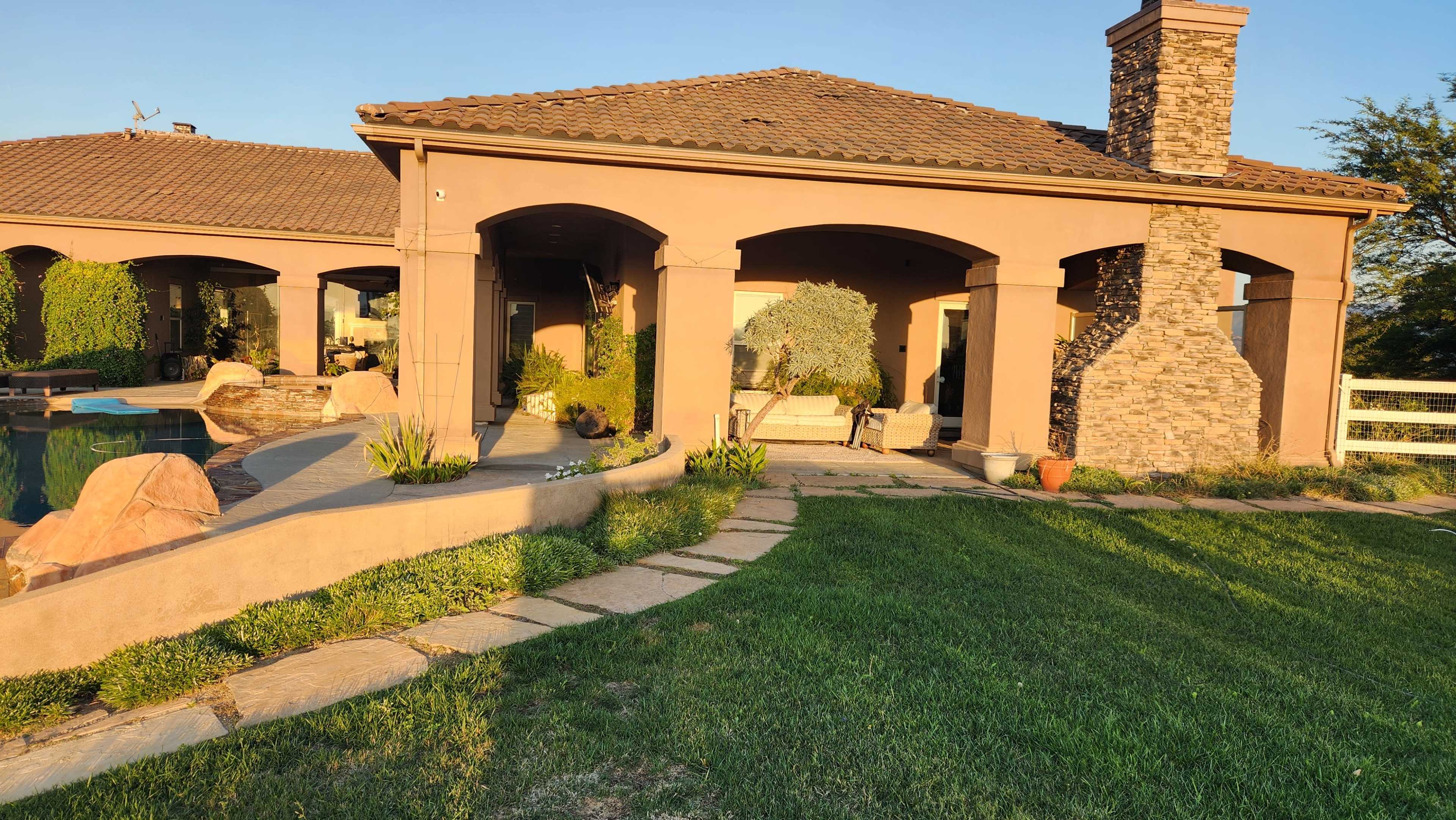 Stunning Sunset Views on Luxury Estate in the Heart of Wine Country Image in , TEMECULA, CA