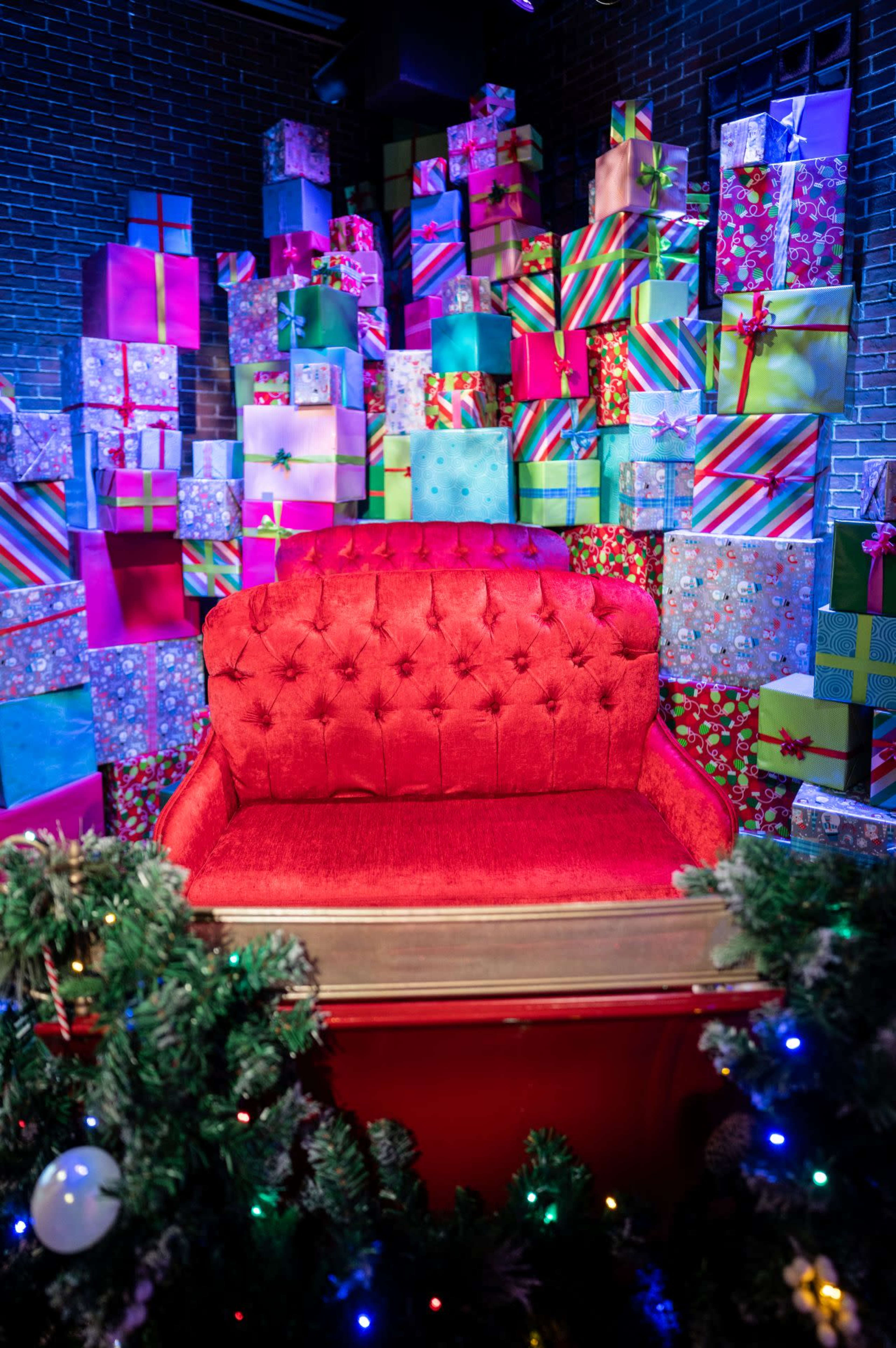 Theatrical Sets fully illuminated decorated for Christmas/Holiday Image in Hempstead, Wantagh, NY