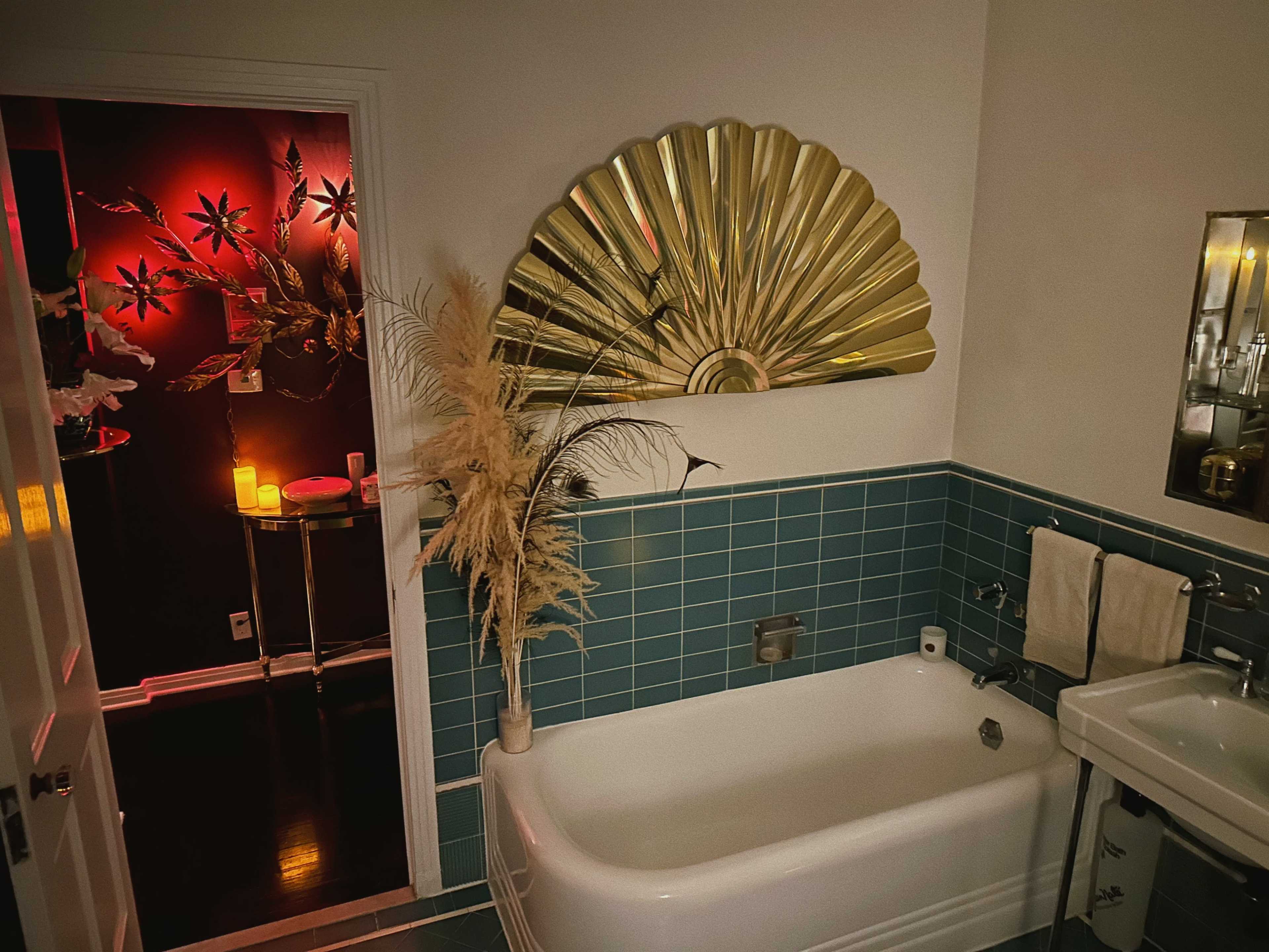 Historic Art Deco Apartment with Old Hollywood Glamour Image in Hancock Park, Los Angeles, CA