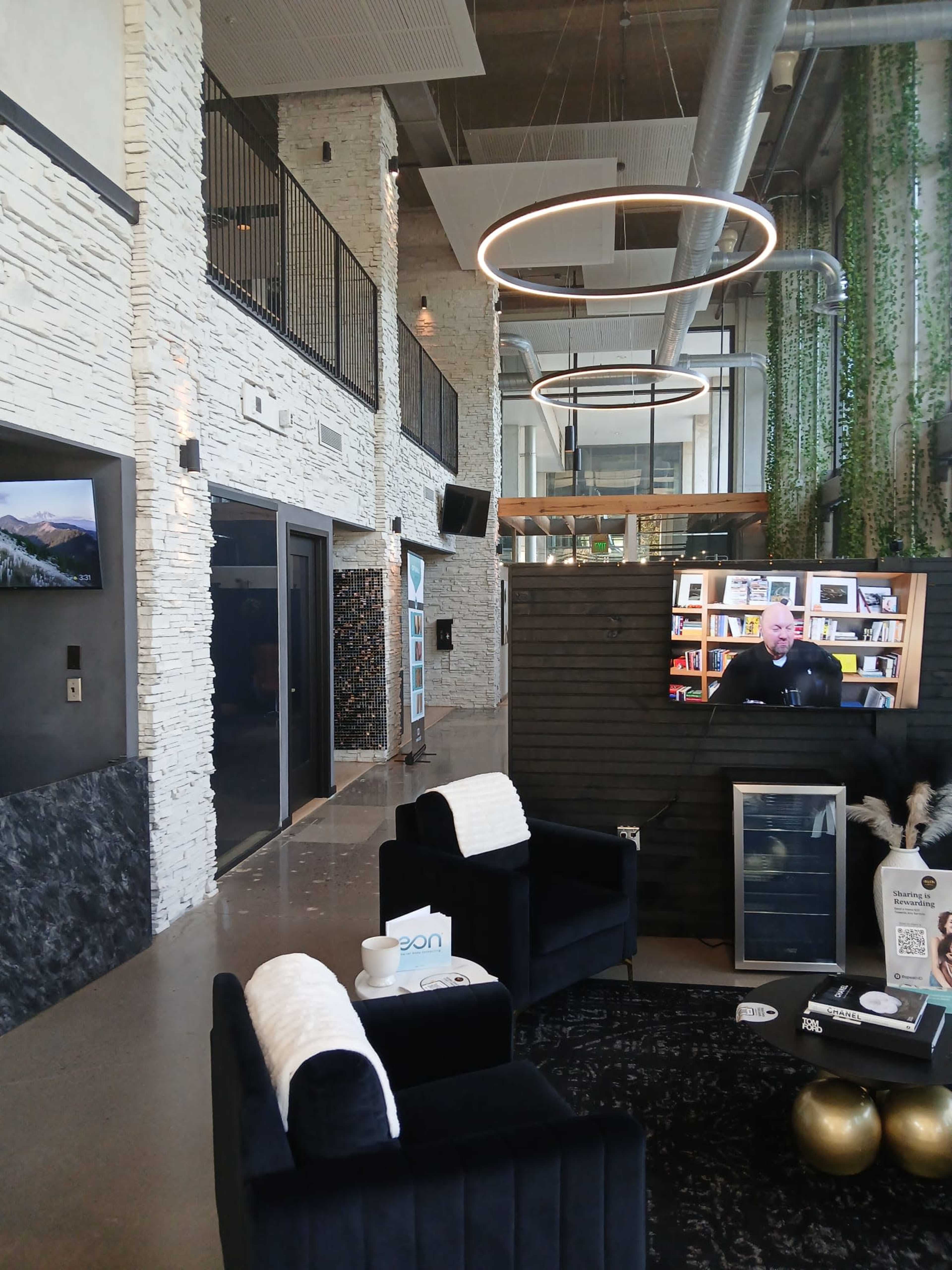 Serene Urban Retreat: Modern Aesthetic Loft in Downtown Baltimore Image in Locust Point, Baltimore, MD