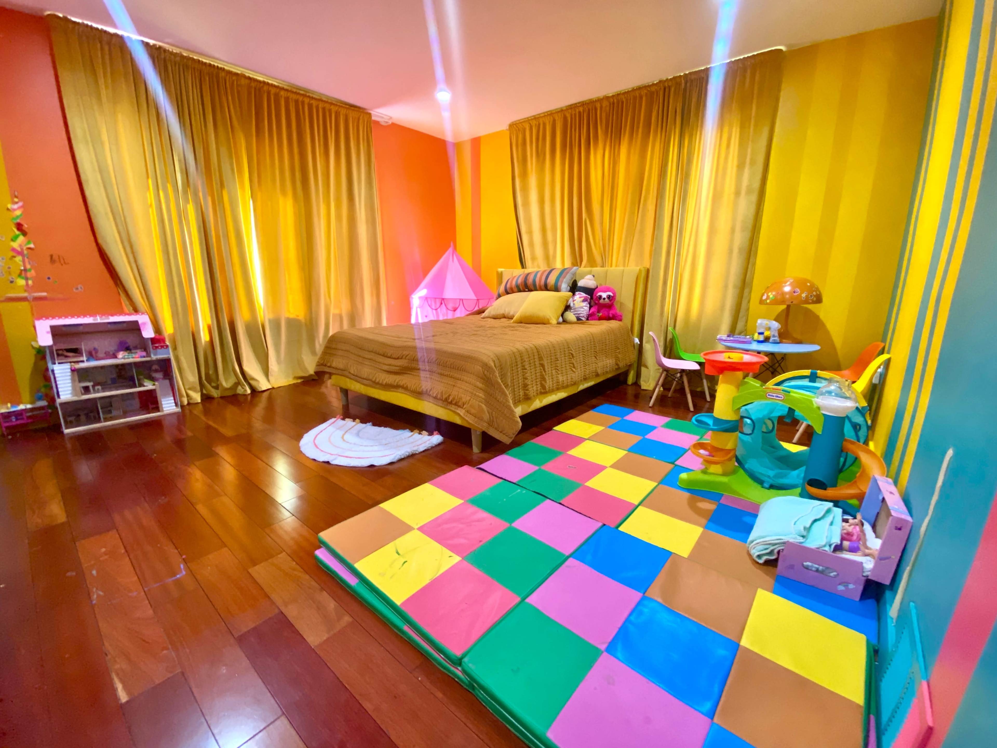 2 Houses in One Large Backyard Gym and Long Driveway Image in Los Feliz, Los Angeles, CA