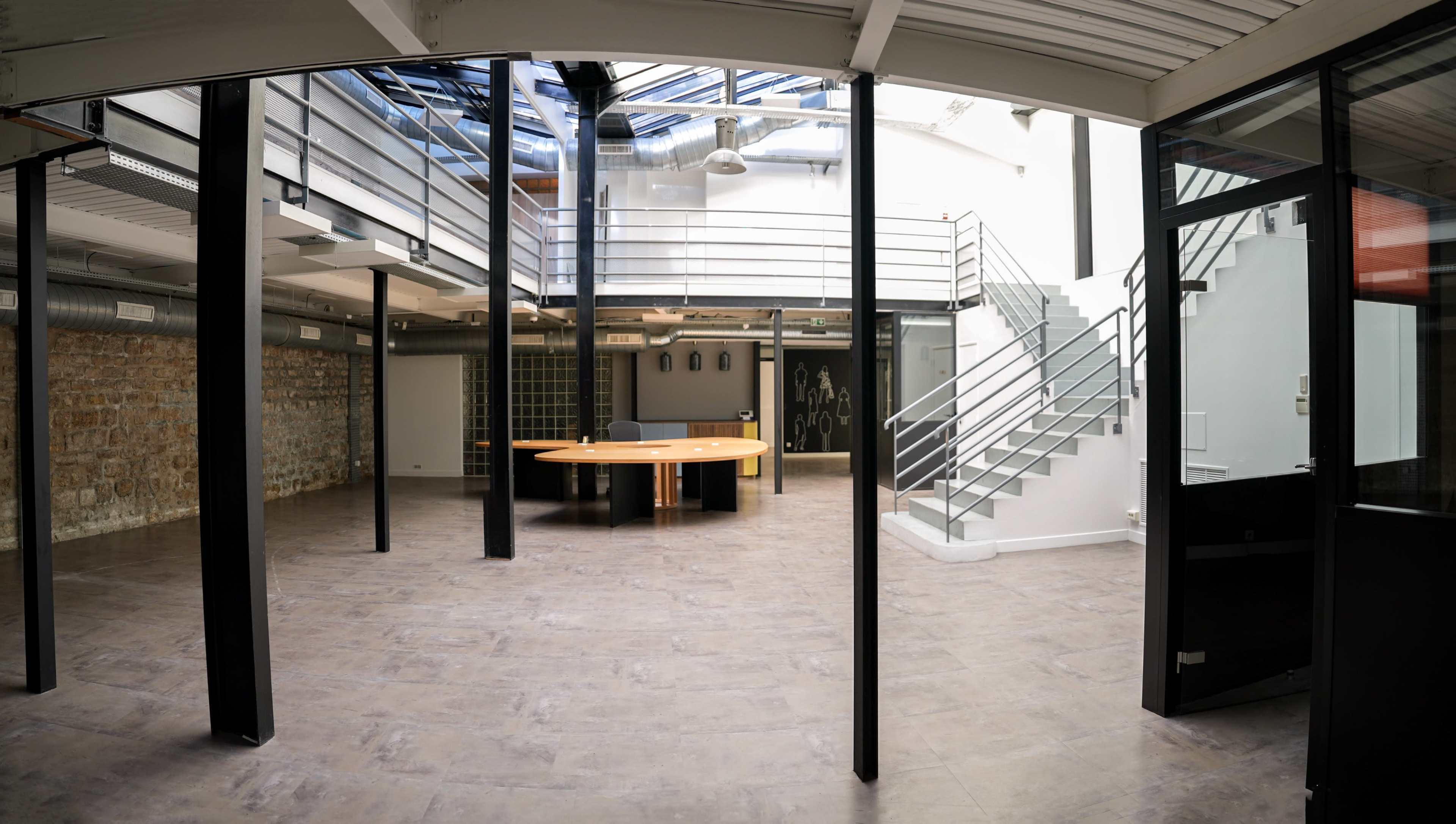 Magnifique Loft avec Verrière Image dans St Vincent de Paul, Paris, 