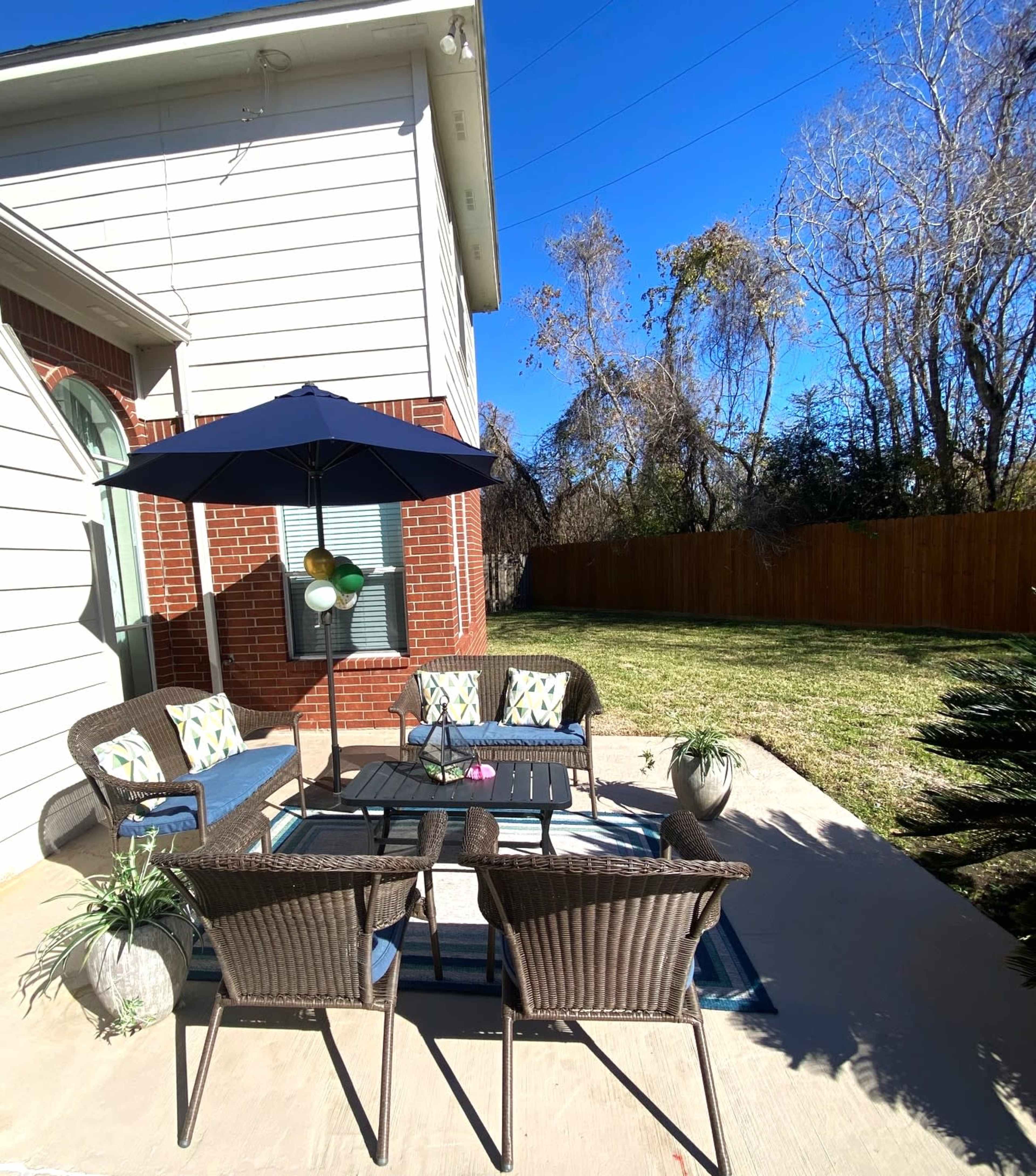 Inviting Suburban 2-story home with large backyard Image in Northwest Houston, Houston, TX