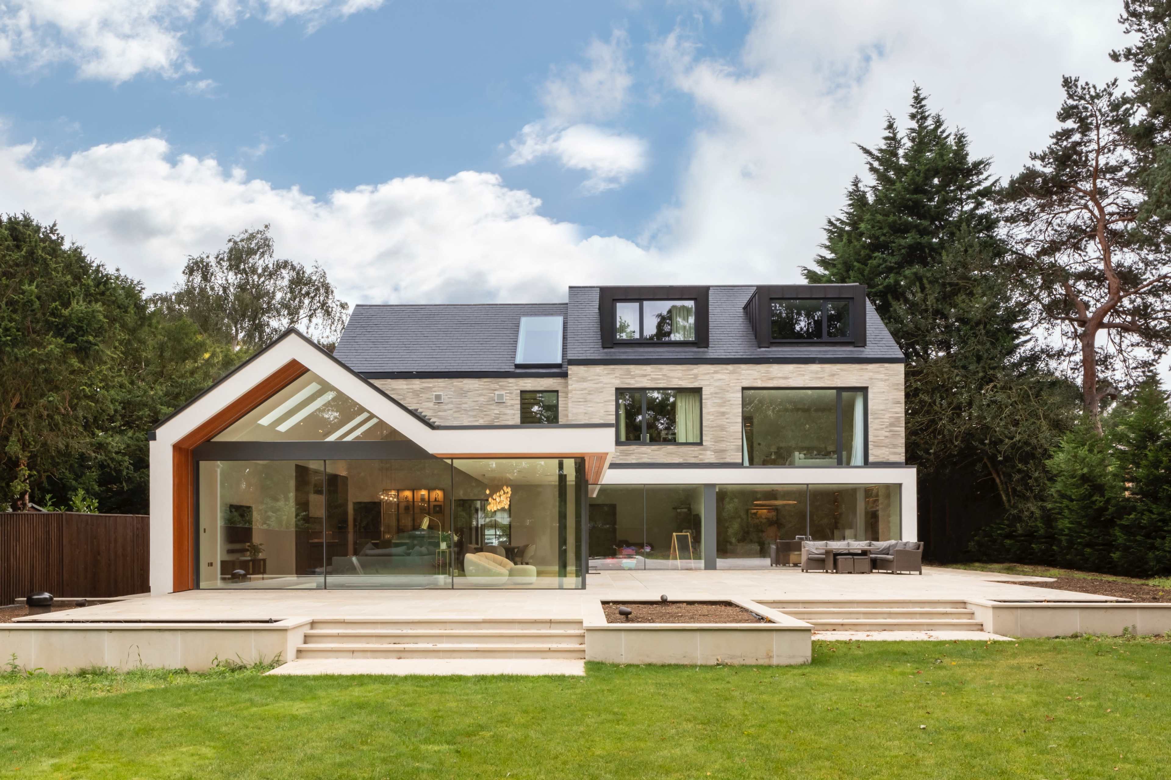 Surrey Contemporary House with amazing light for your photoshoots Image in Esher, Surrey, ENG