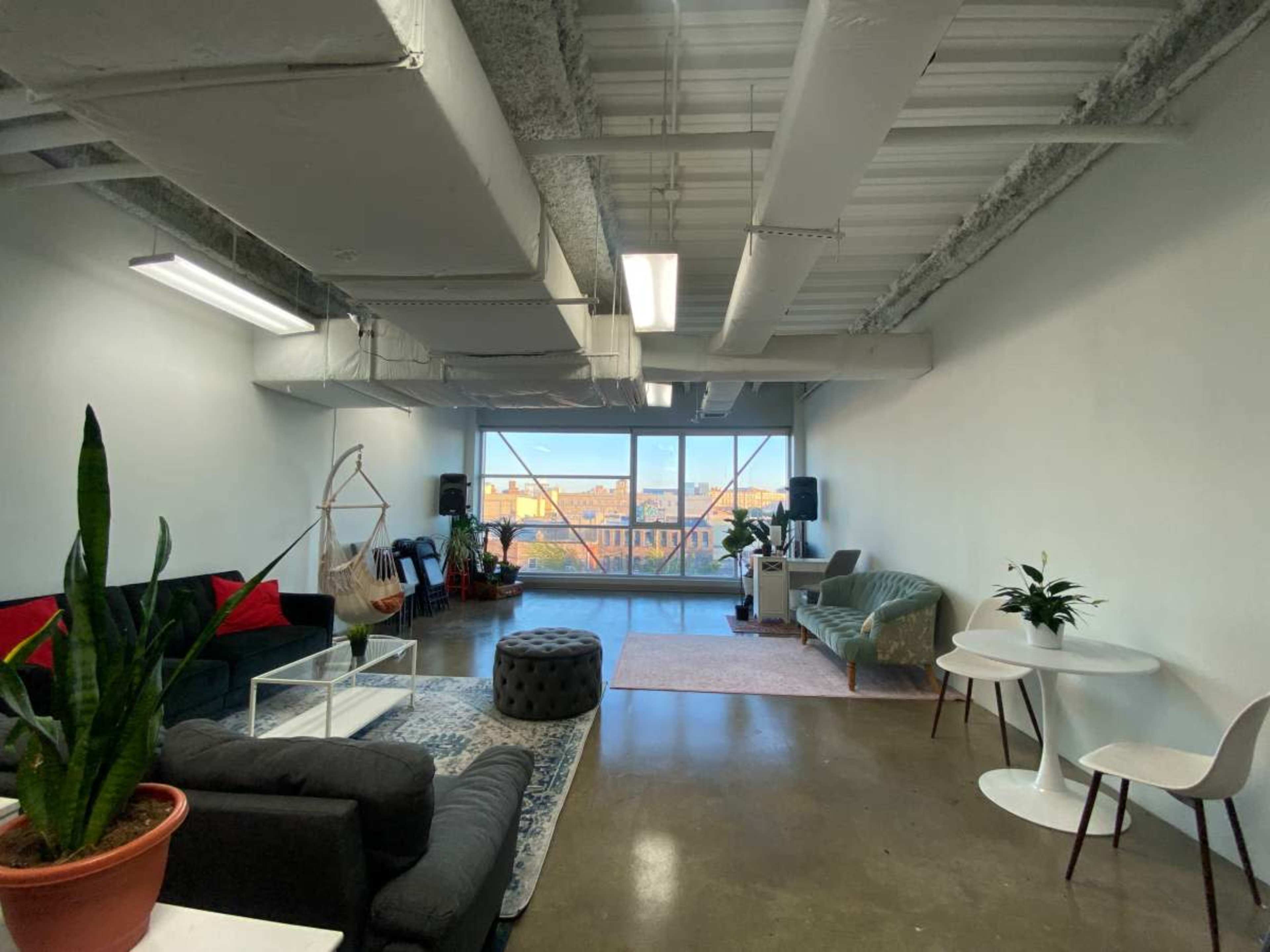 Spacious East Williamsburg Loft with Natural Light Image in Bushwick, Brooklyn, NY