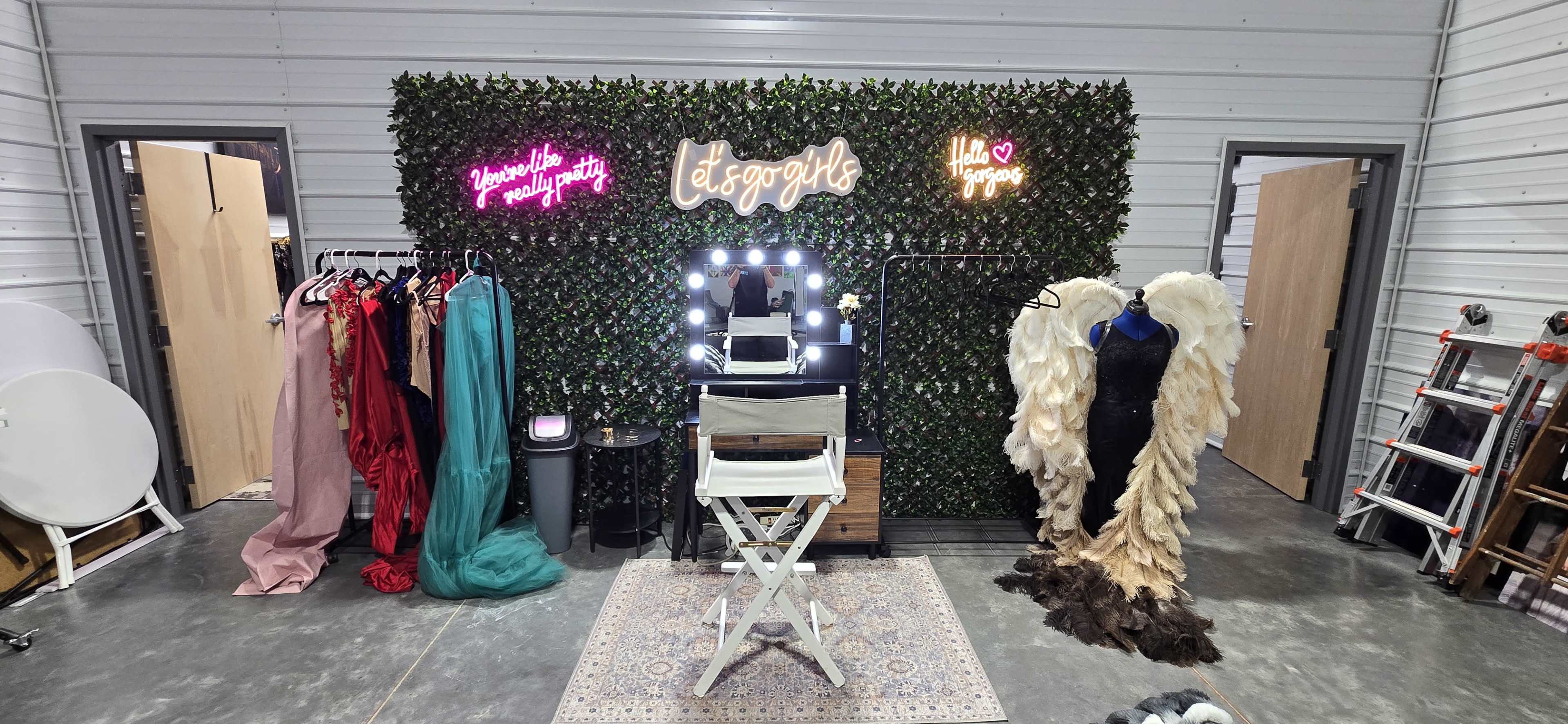 1600sqft Park 100 Industrial Photo Studio w/ Garage Door. Image in Park 100, Indianapolis, IN