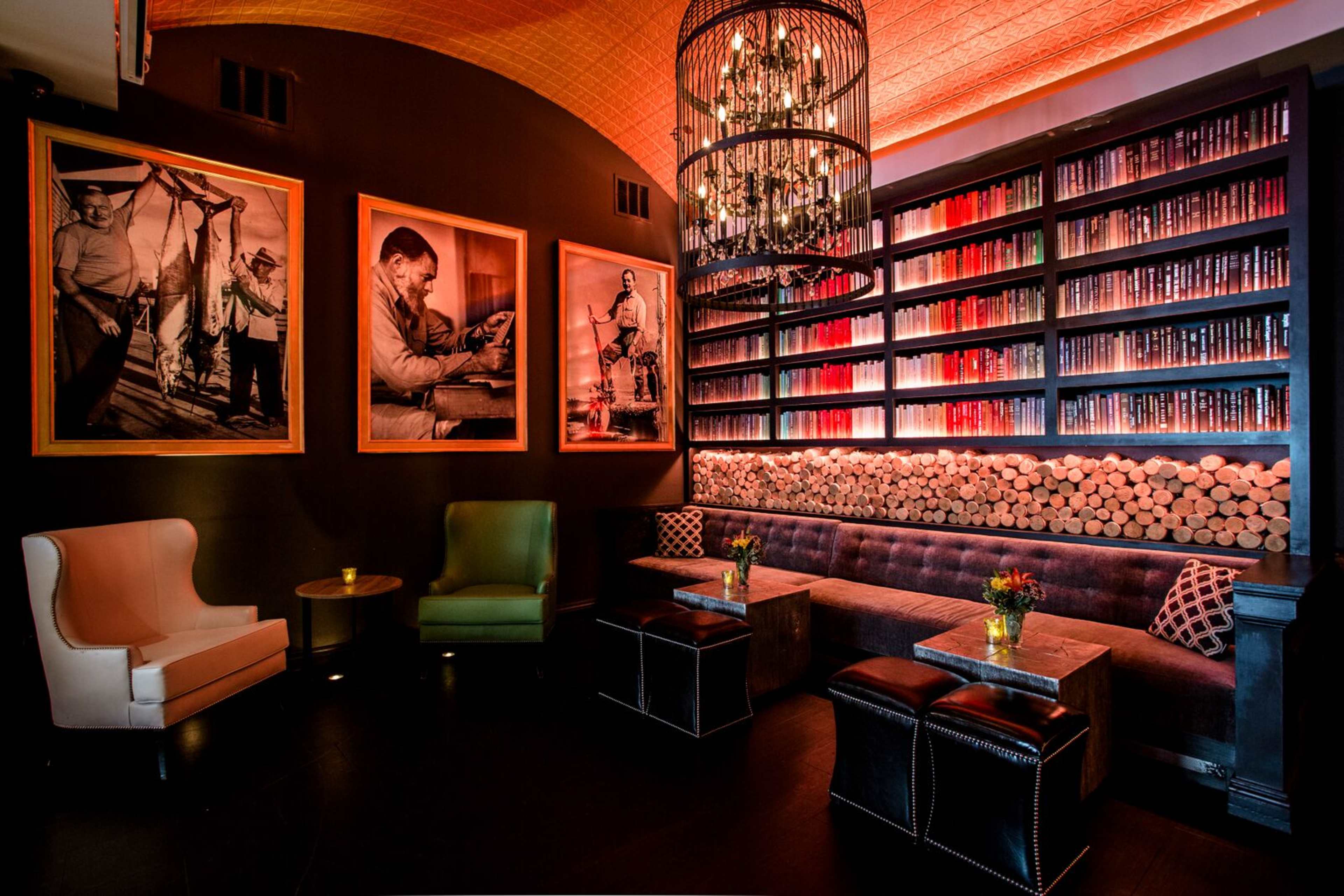 Modern Downtown Cocktail Lounge in a Premier Location with Beautiful Decor Image in South Beach, San Francisco, CA