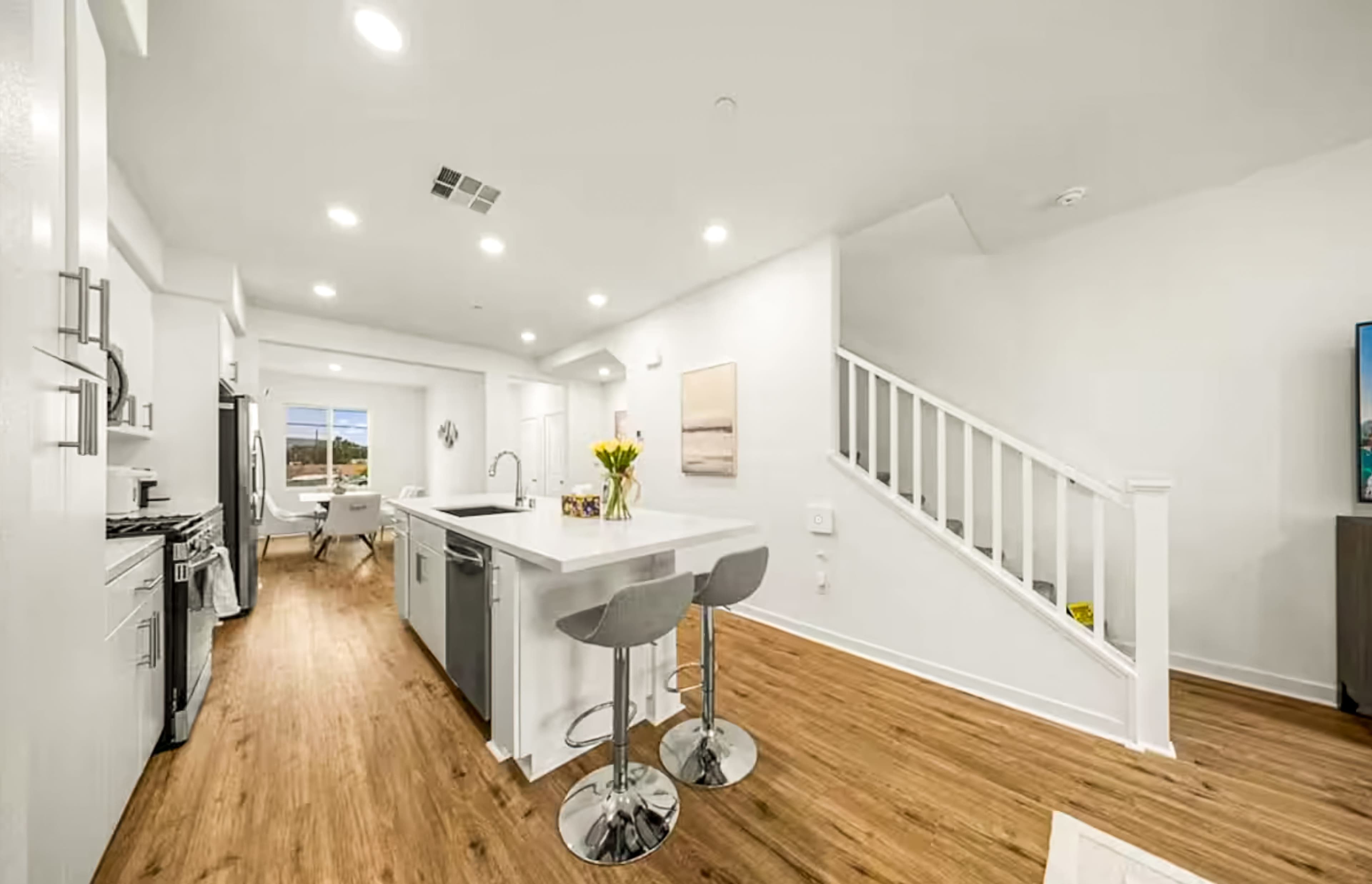 Modern LA Home with Bright Interiors, Clean Design & Flexible Production Spaces Image in South San Jose Hills, la puente, CA