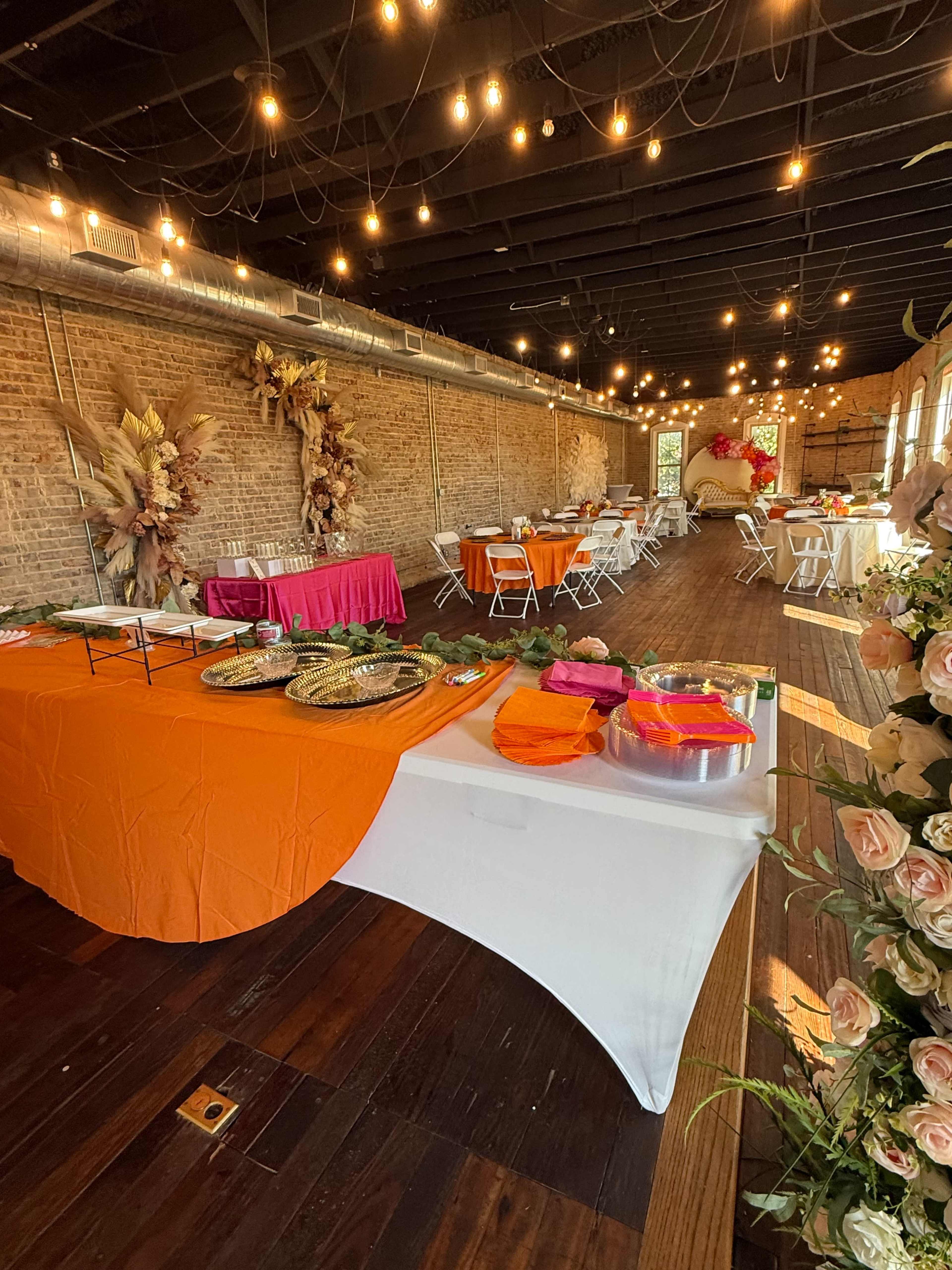 Historic Downtown Upstairs Studio Image in Mansfield, Mansfield, TX