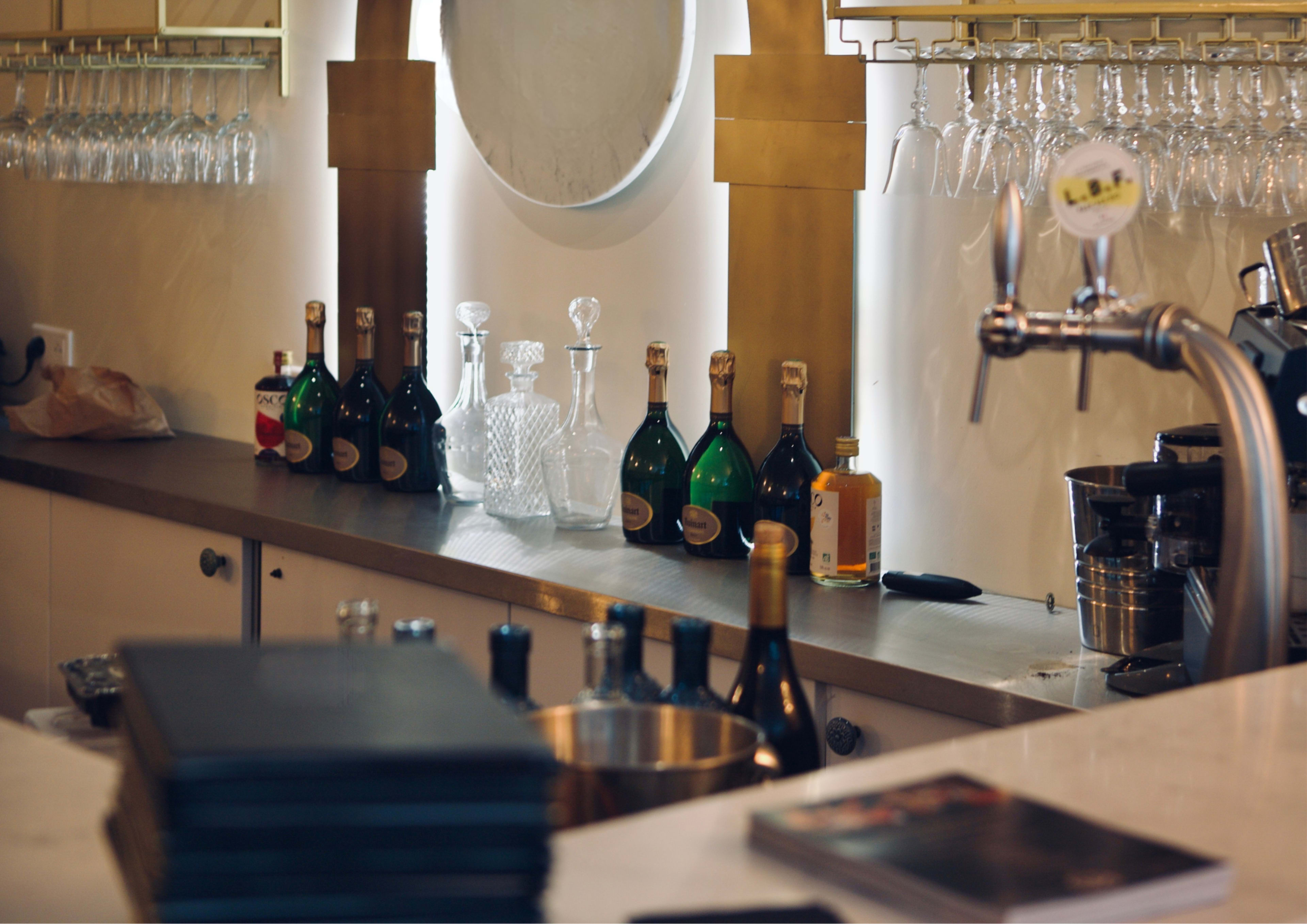 Restaurant baroque, cabinet de curiosité, bar boudoir Image in Sainte-Avoye, Paris, 