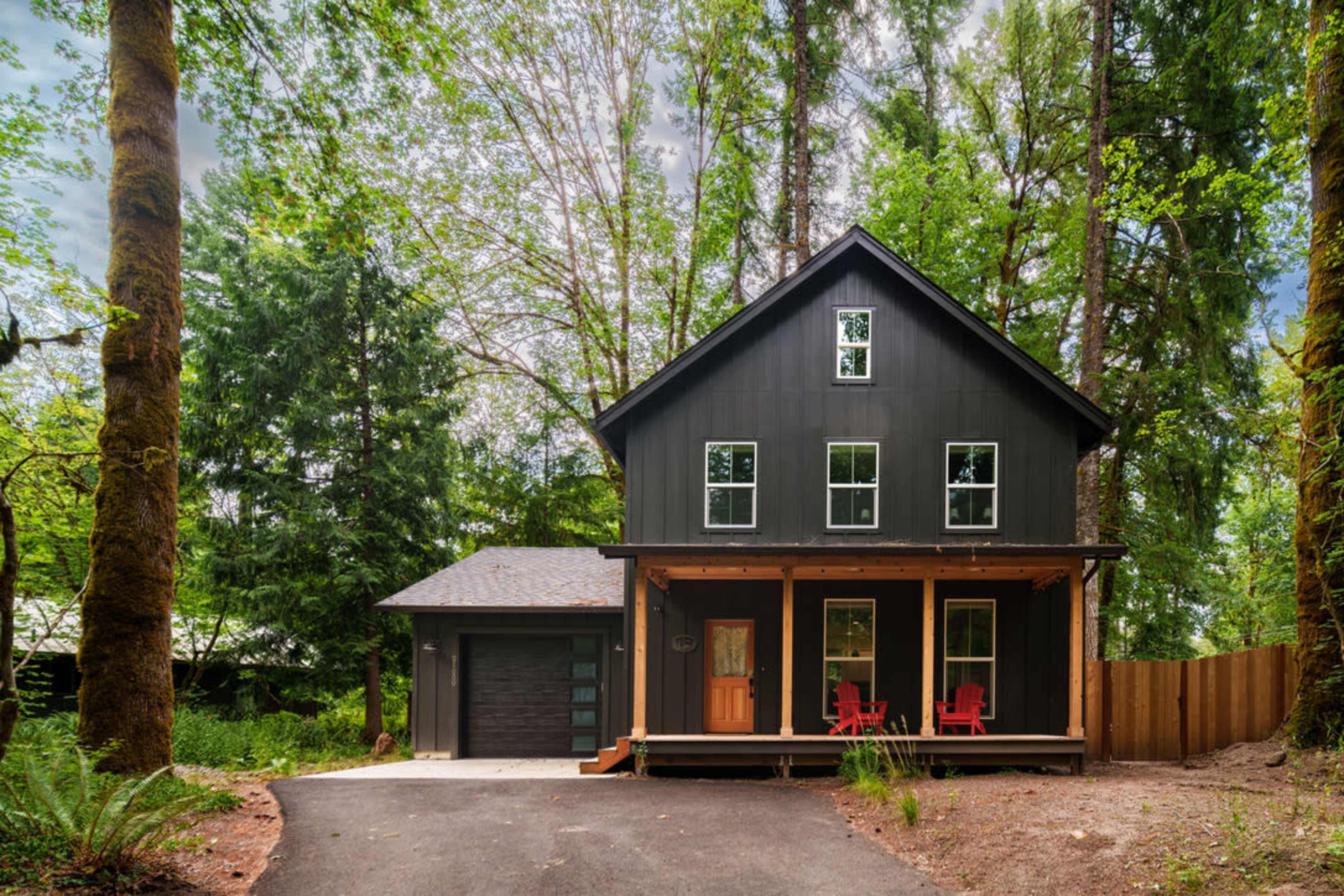 Modern Luxury Mt. Hood Cabin - Hot Tub, Fire Pit & Deck for Events Image in Mount Hood Village, Rhododendron, OR