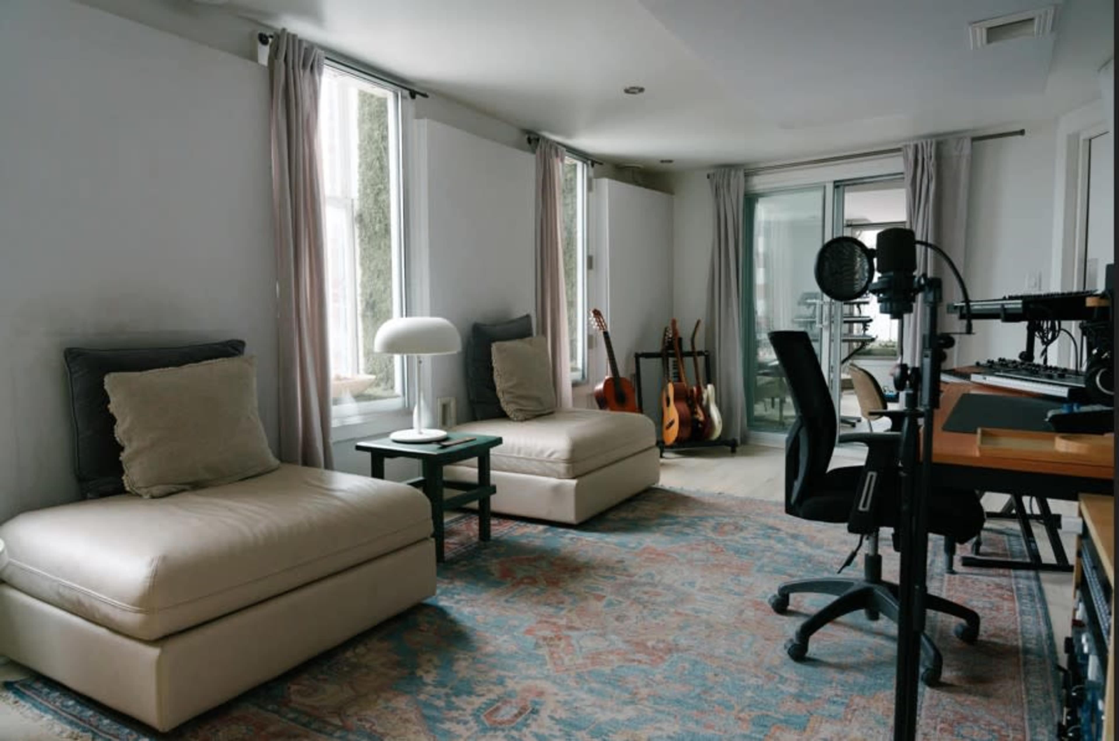Cozy Music Recording Studio Downtown Toronto Image in St. Lawrence, Toronto, ON