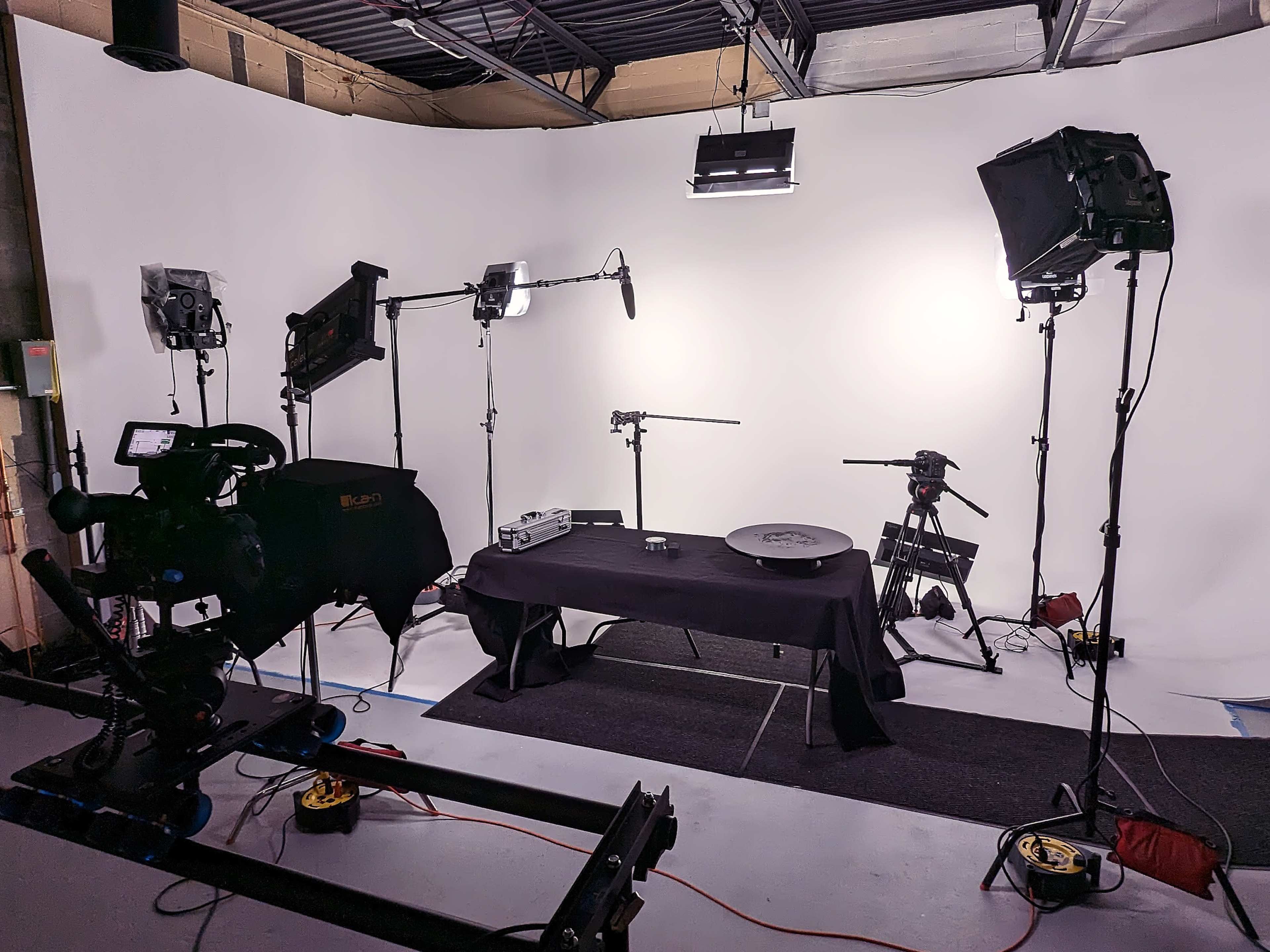Accessible Metro Detroit Photo + Video Studio 30Ft White Cyc Wall Creator Space WITH SOUNDPROOFING Image in Ferndale, Ferndale, MI