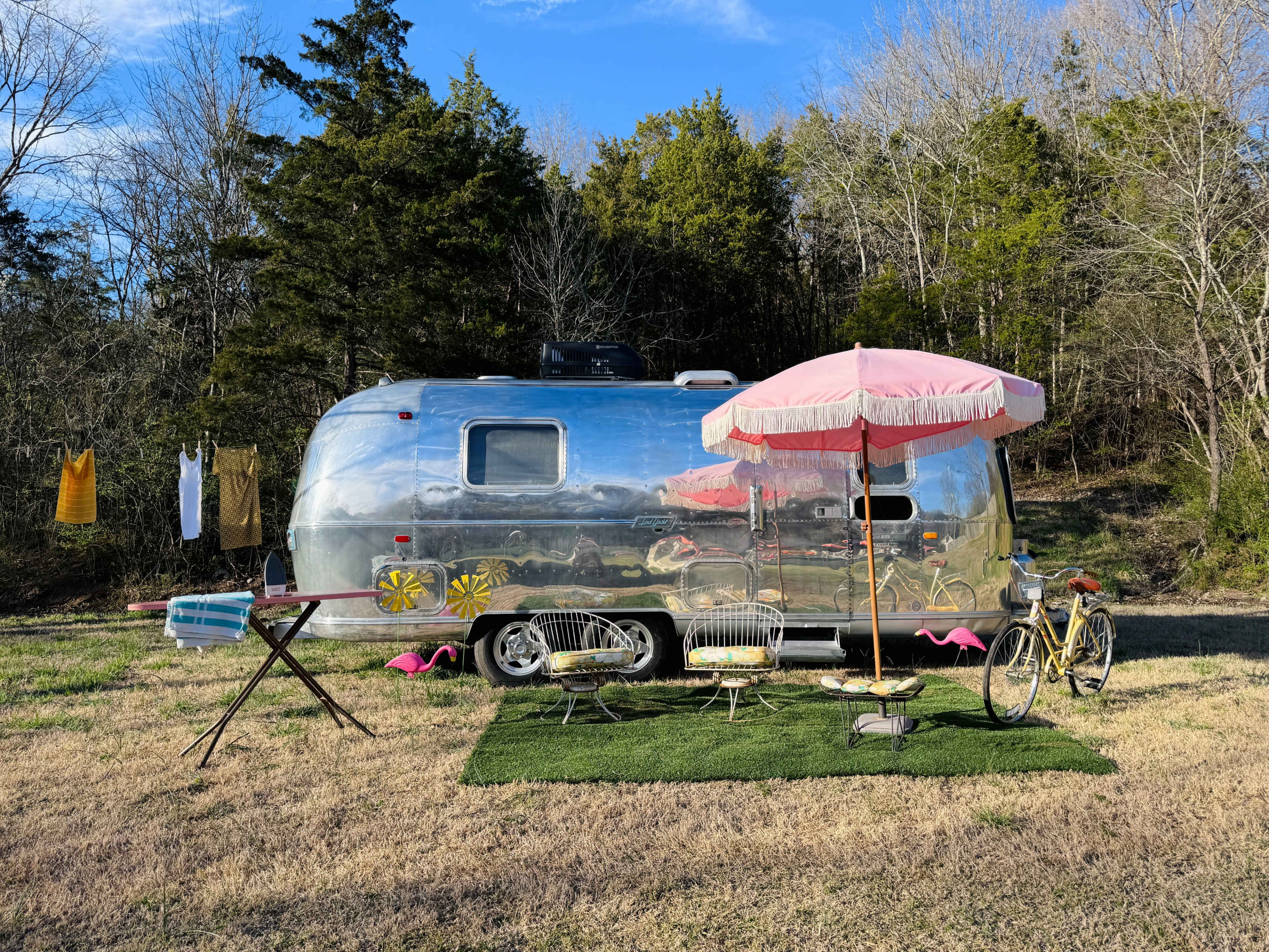 Mid-Century Compound ( Airstream, Pool, Bungalow, Content studio Image in Madison, madison, TN