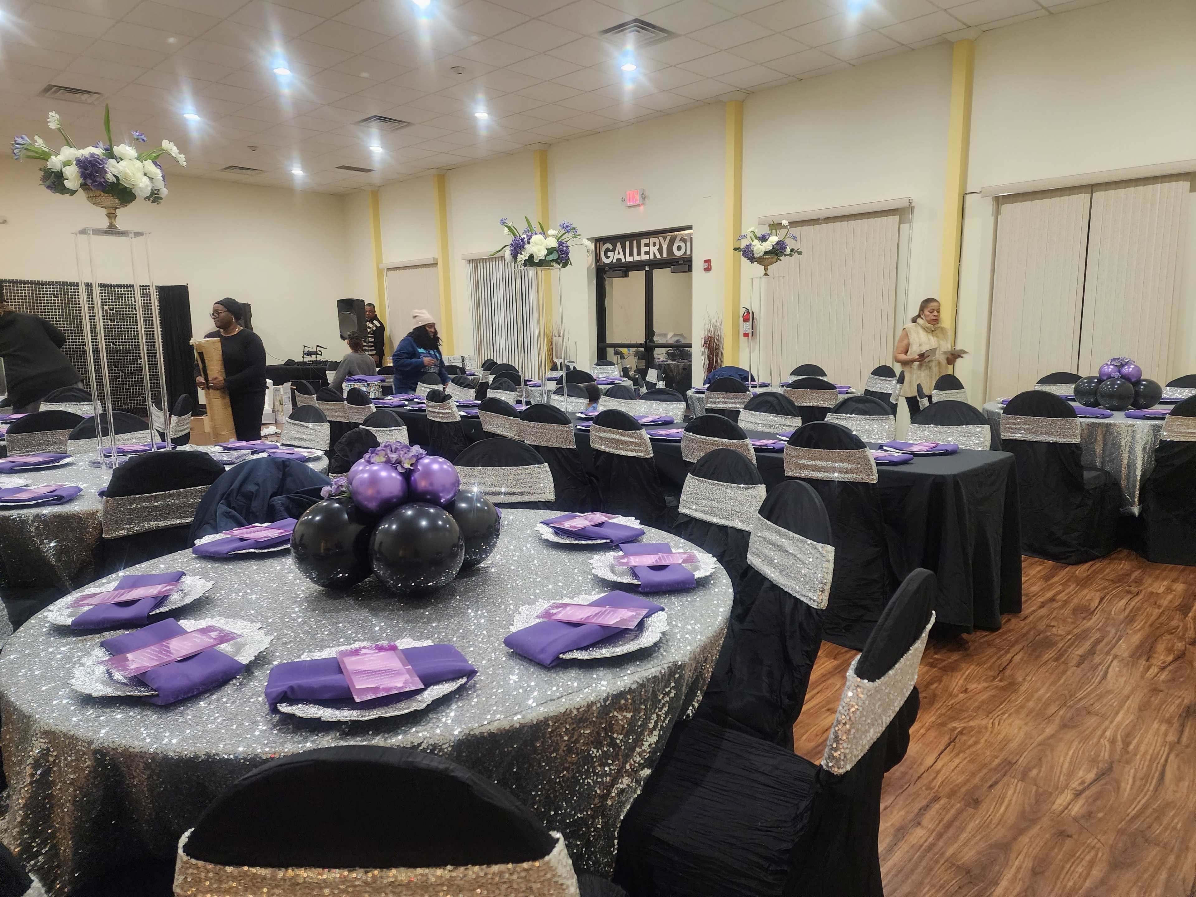 East Dundee Loft with Simplistic Luxe Charm Image in Dundee Township, East Dundee, IL