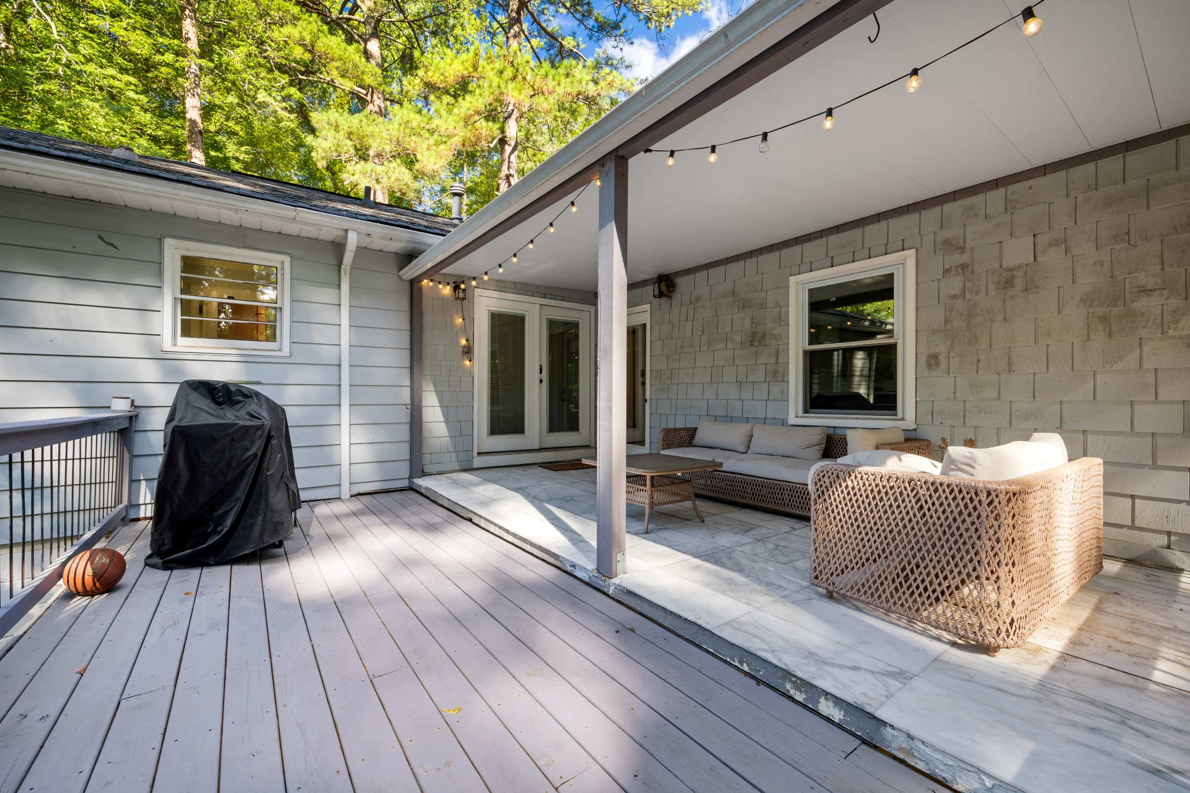 Chic Ranch-Style Retreat Image in Cascade Road, Atlanta, GA