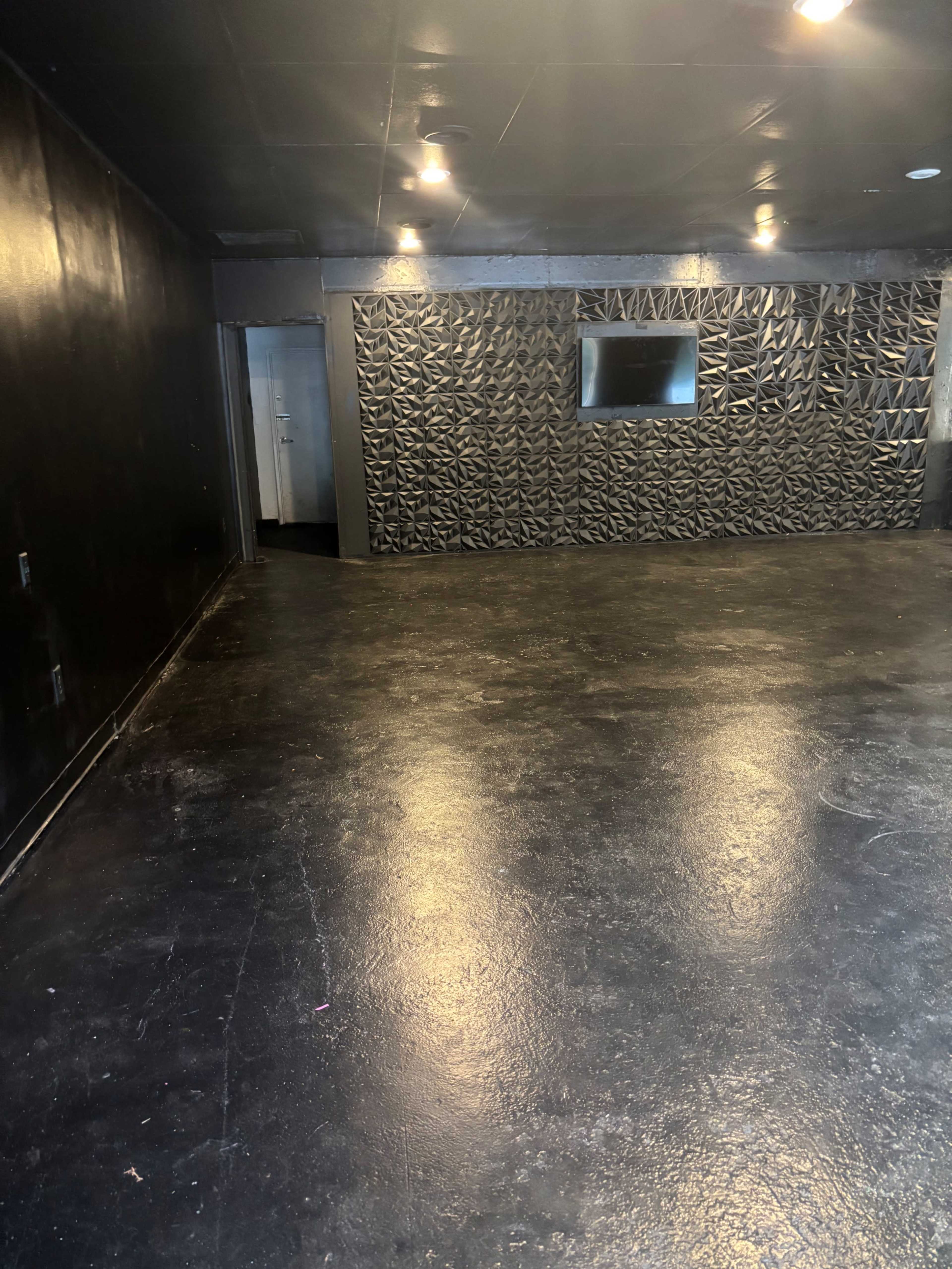 The Luxe BlackOut Lounge- Modern All Black Event Space Image in Jonesboro, Jonesboro, GA