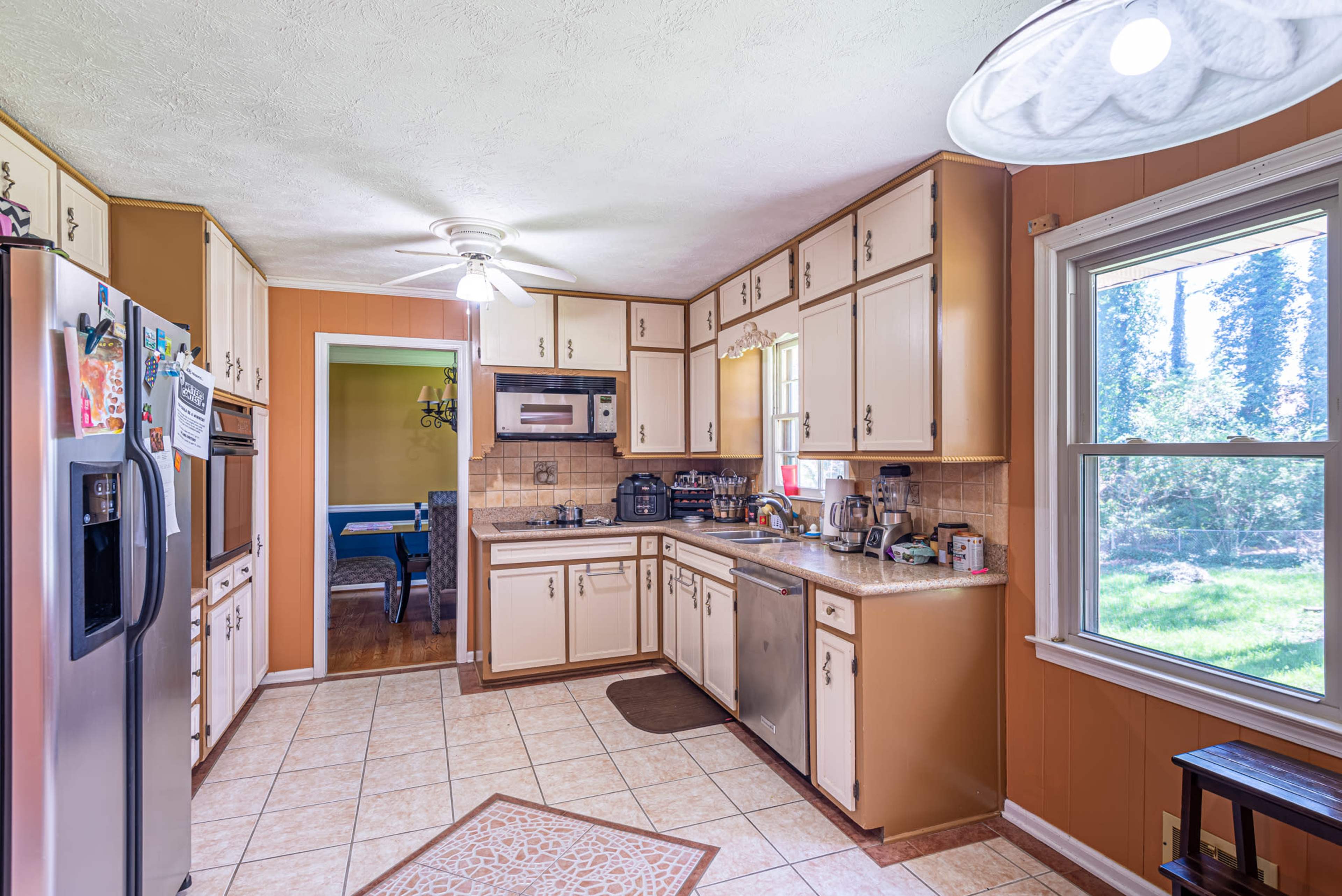 Classic Suburban Living. Lovely Split Level Family Home w/natural light, in the heart of Tucker, GA Image in Tucker, Tucker, GA