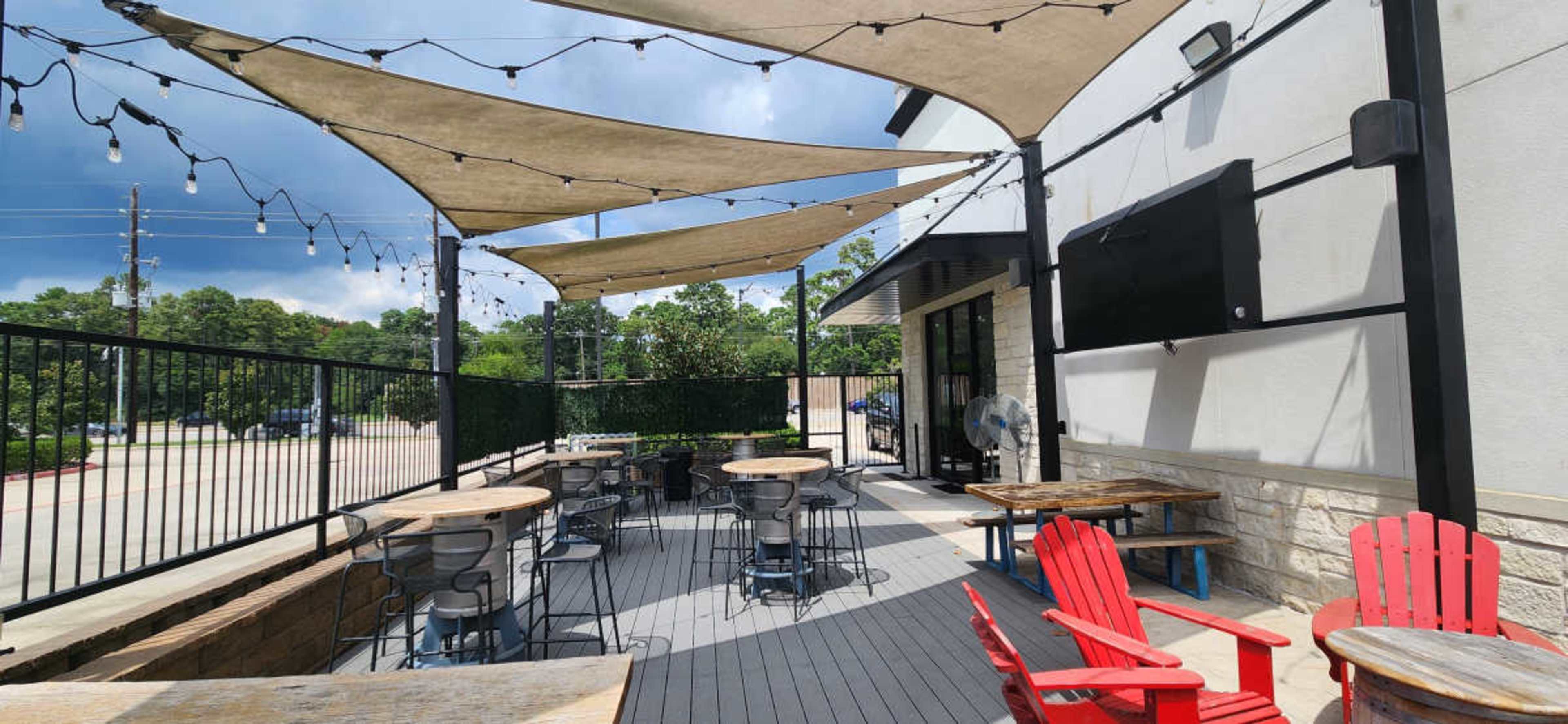 Convenient space with outdoor area available during weekends and weekdays Image in Houston, Houston, TX