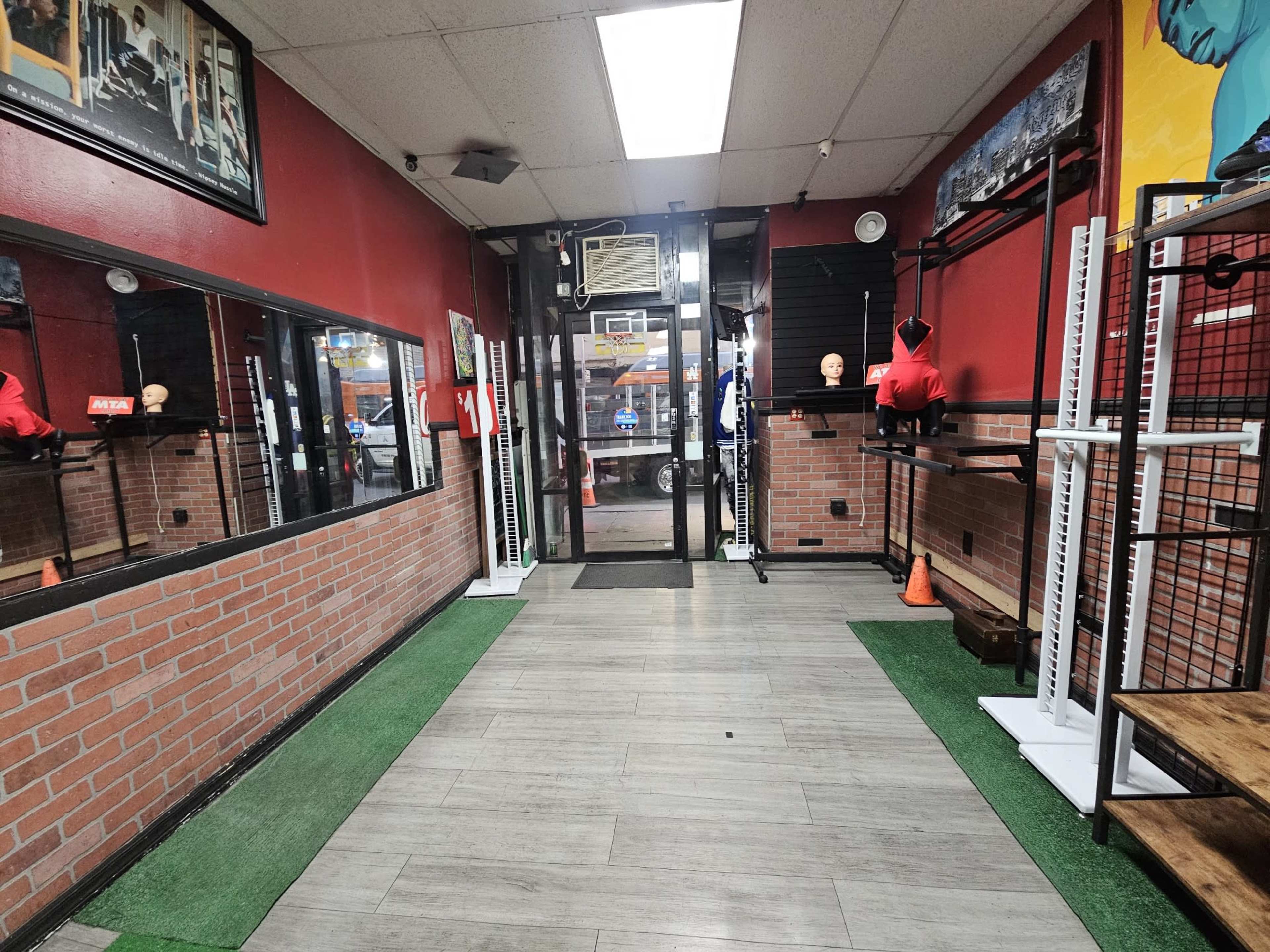 Downtown pop up/event space Available for filming/production Available for filming crews Image in Central LA, LOS ANGELES, CA