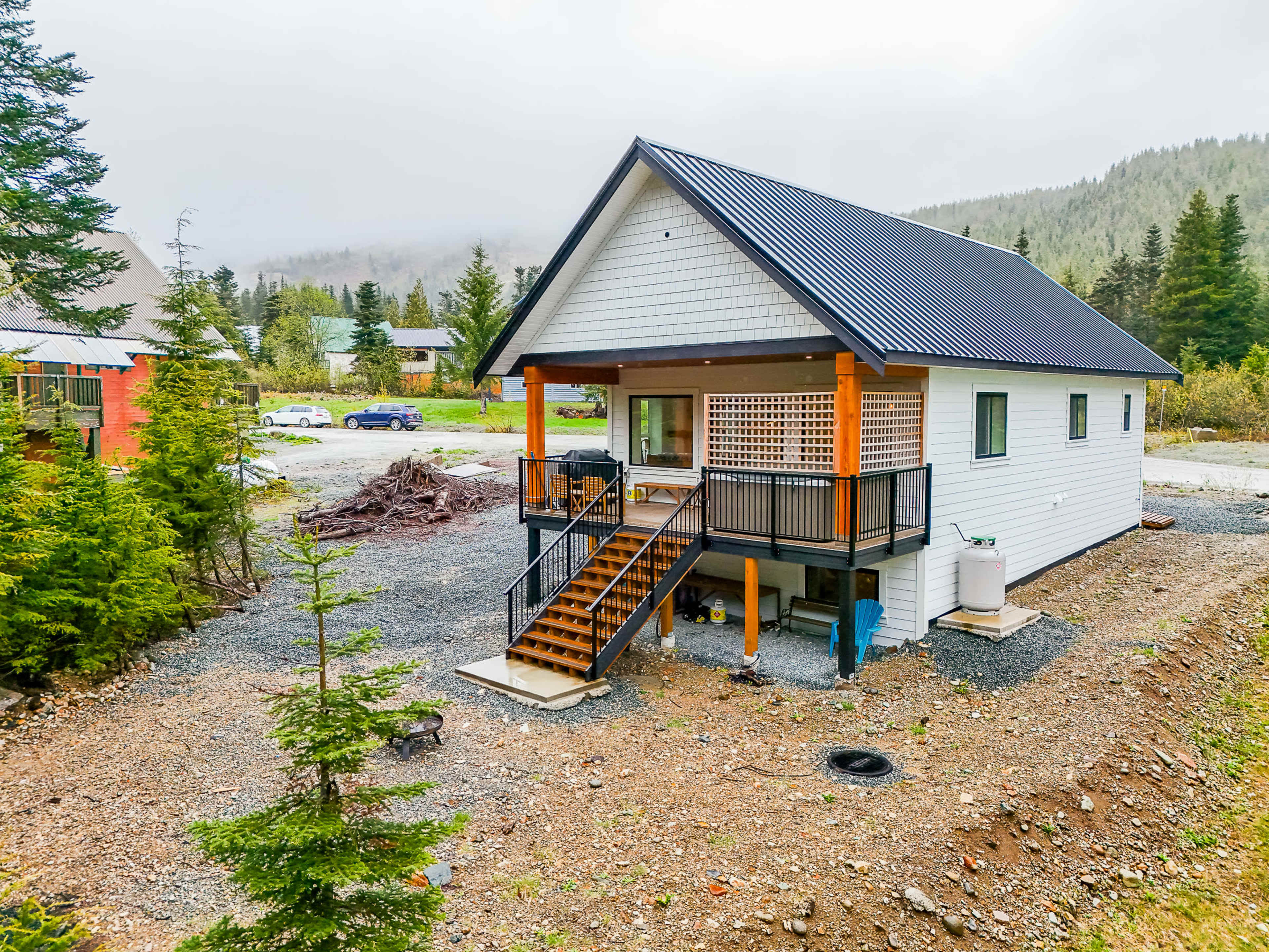 Scenic Modern Farmhouse Cabin in Hemlock Valley (Sasquatch Mountain) Image in , Agassiz, BC