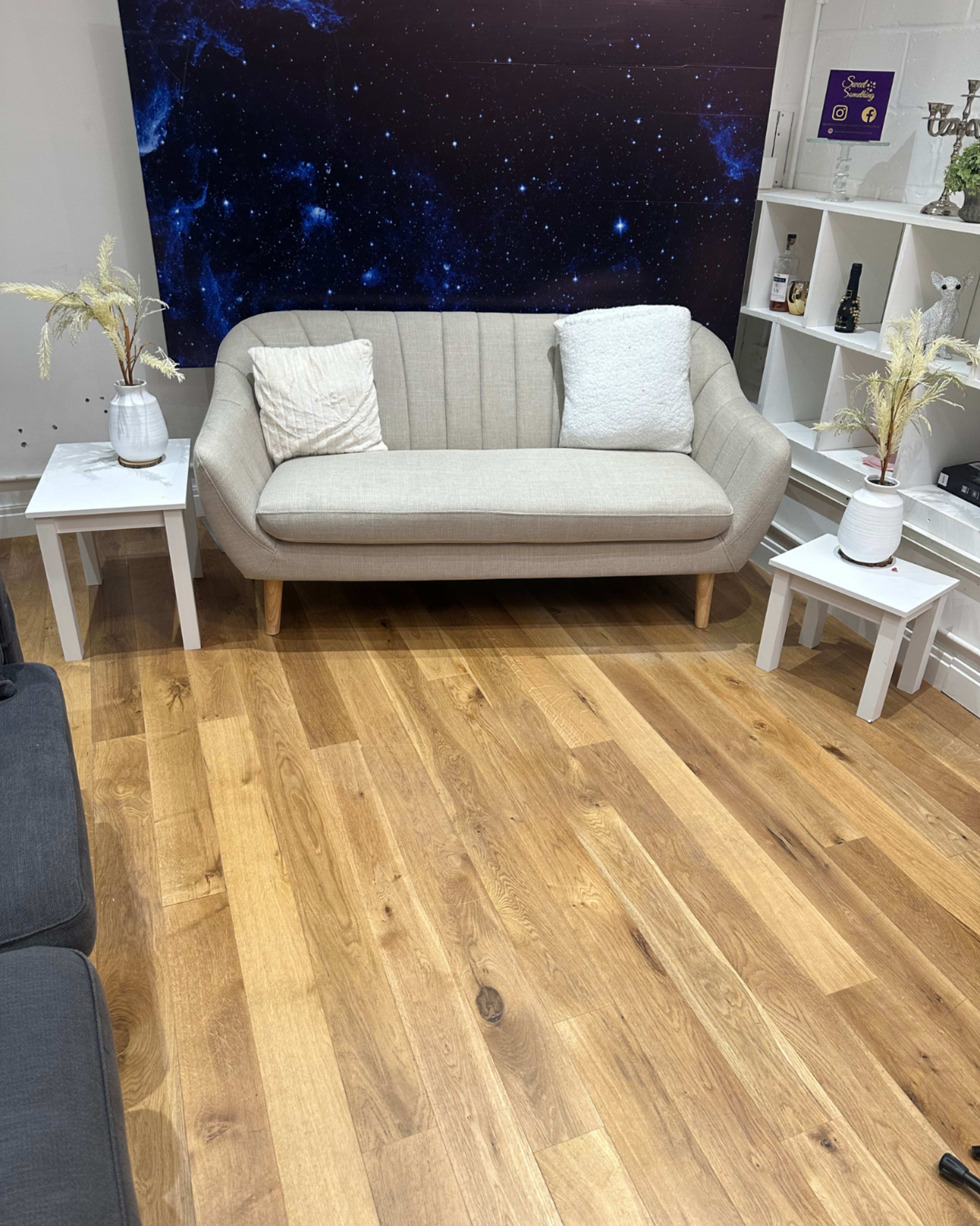 Podcast Room & Photoshoot Space Image in Park Royal, London, ENG