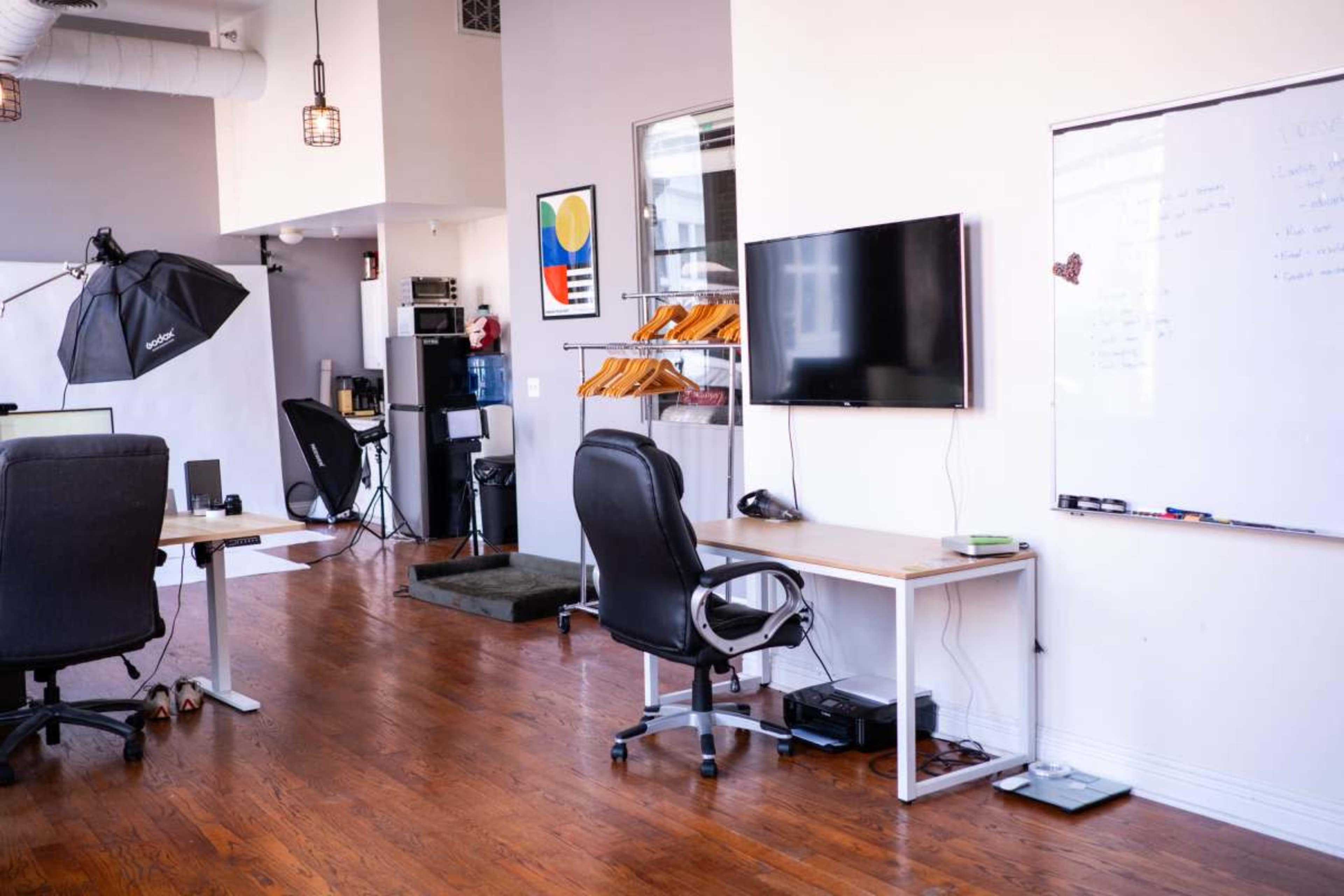 Beautiful Historic Loft with Natural Light, Brick Walls, Studio & Office Image in Gaslamp Quarter, San Diego, CA