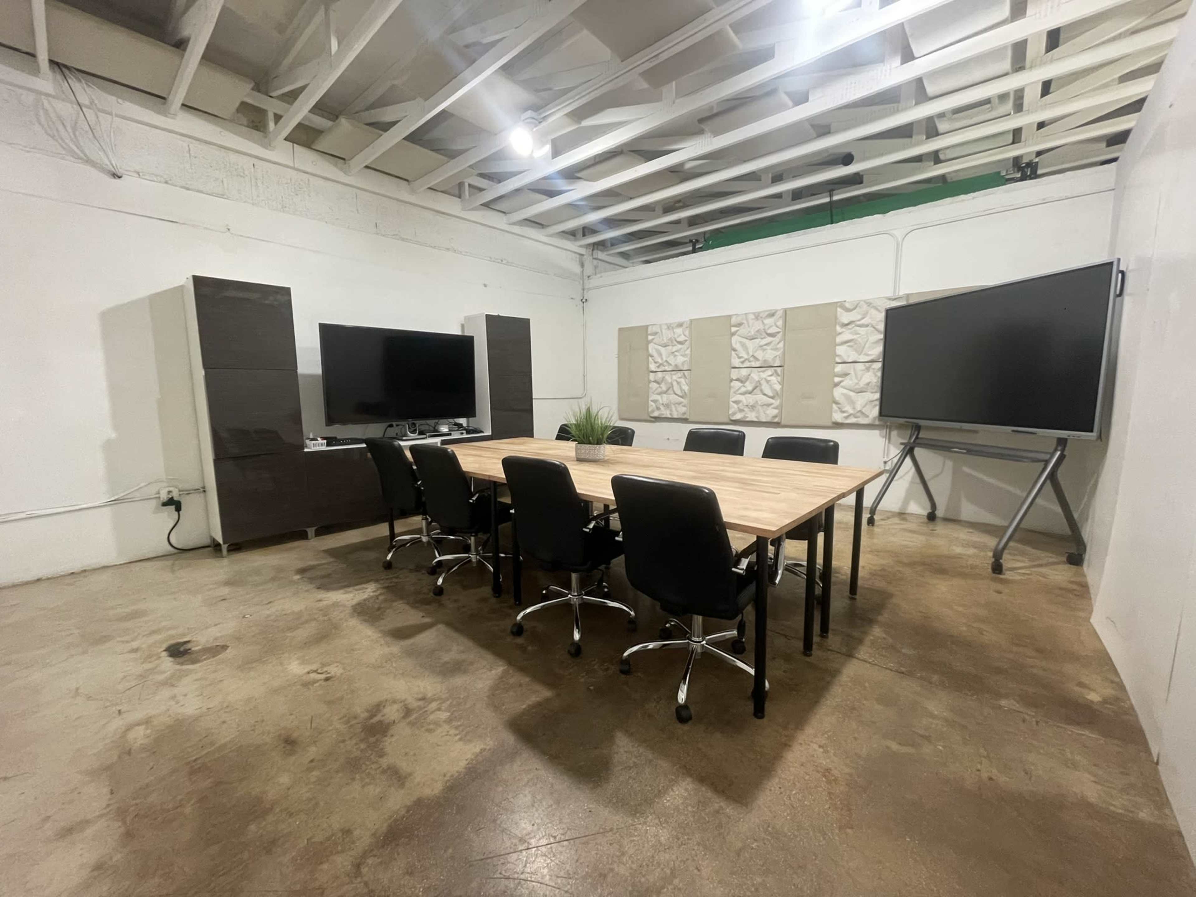 Conference room fully equipped for up 10 people Image in Little Haiti, Miami, FL