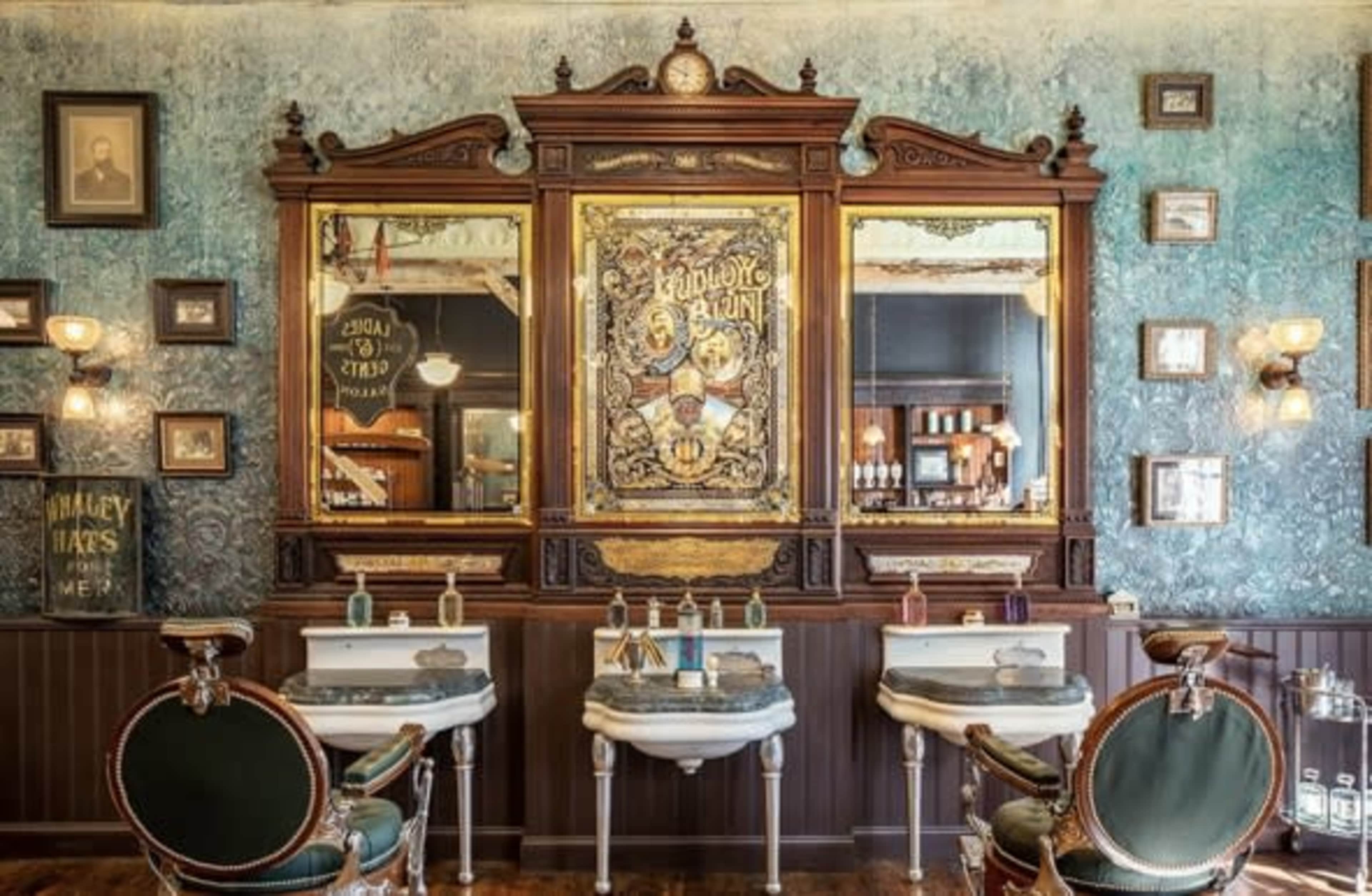 Williamsburg Brooklyn Vintage Barbershop/Hair Salon with Private Garden Image in , Beooklyn, NY