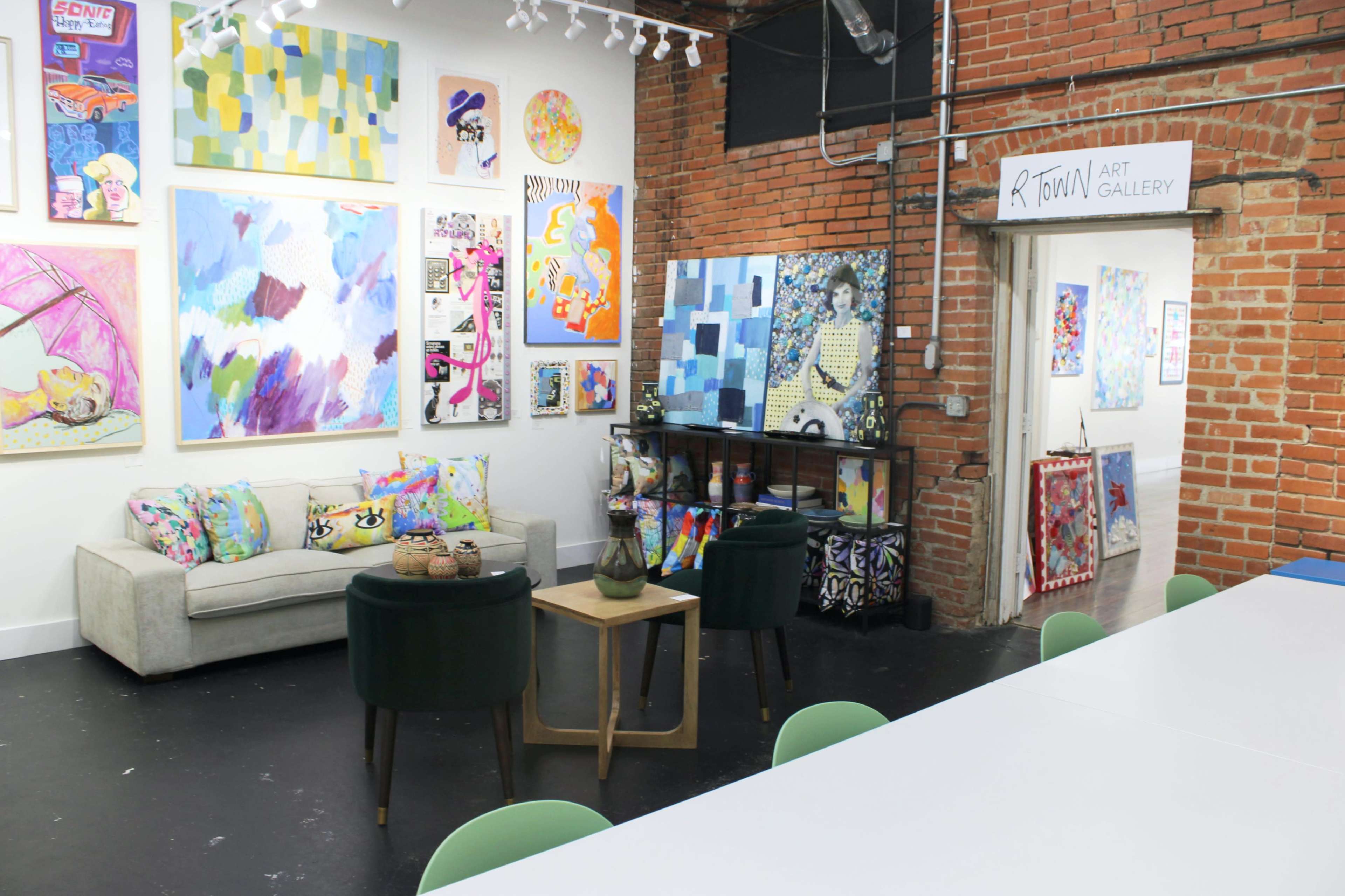 Vibrant Art Gallery Space in Historic Downtown Grapevine Image in Grapevine, Grapevine, TX