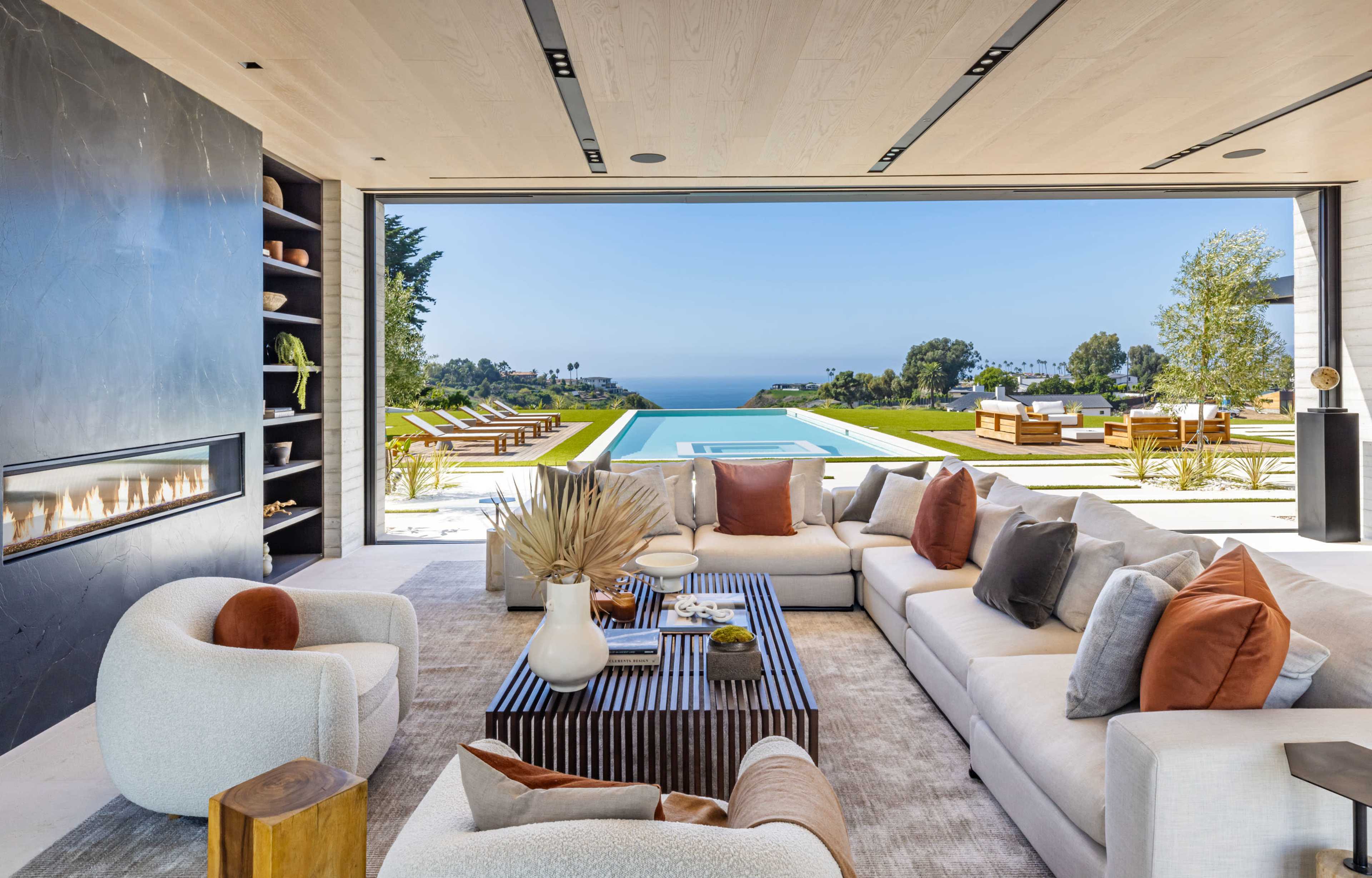 DUME LEGACY CLIFFTOP OCEANFRONT ESTATE Image in Central Malibu, Malibu, CA