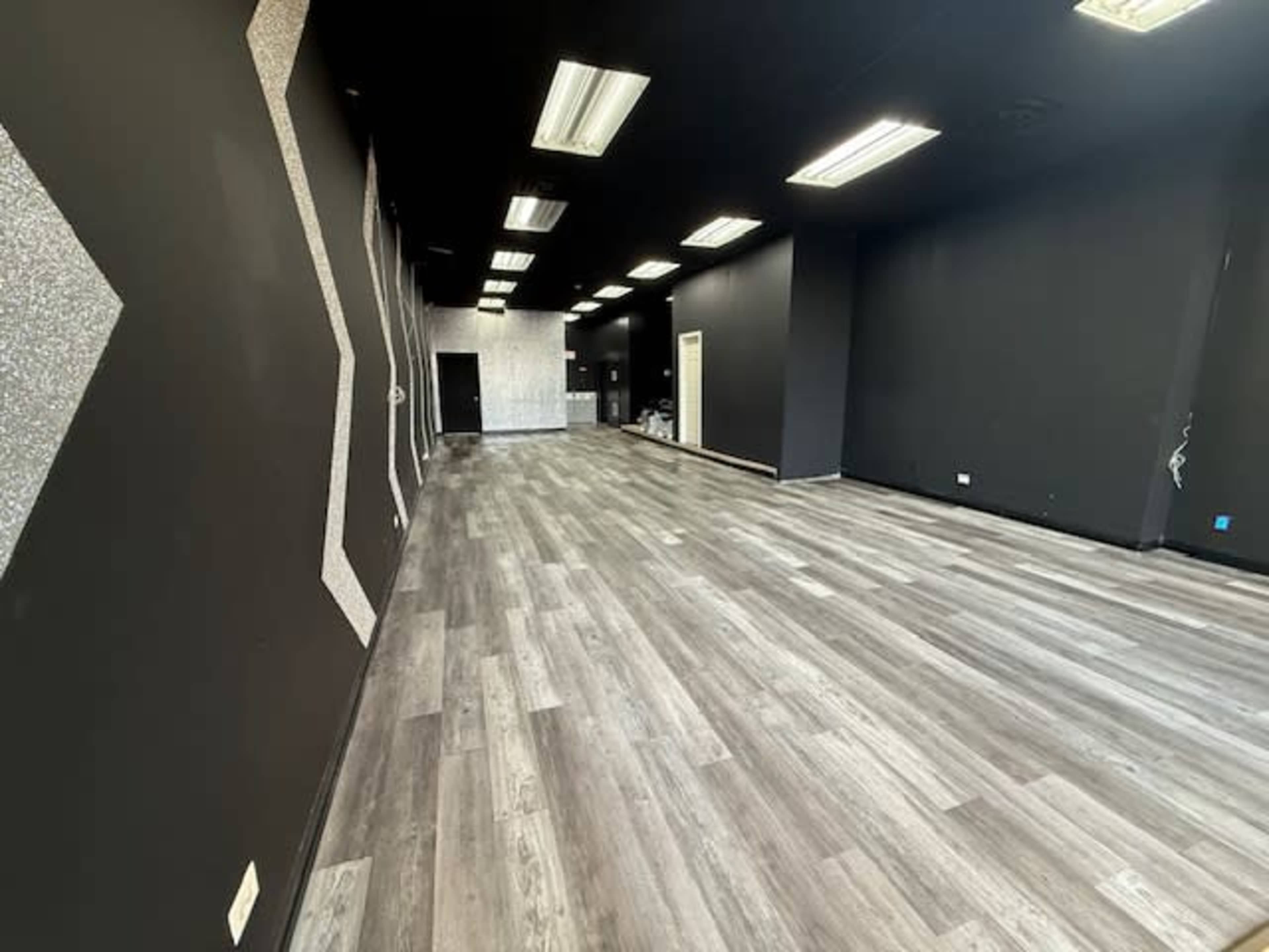 Urban Studio, Modern Black & Silver Event Space, Ideal for Parties, Dinners & Creative Events Image in South Side, Chicago, IL