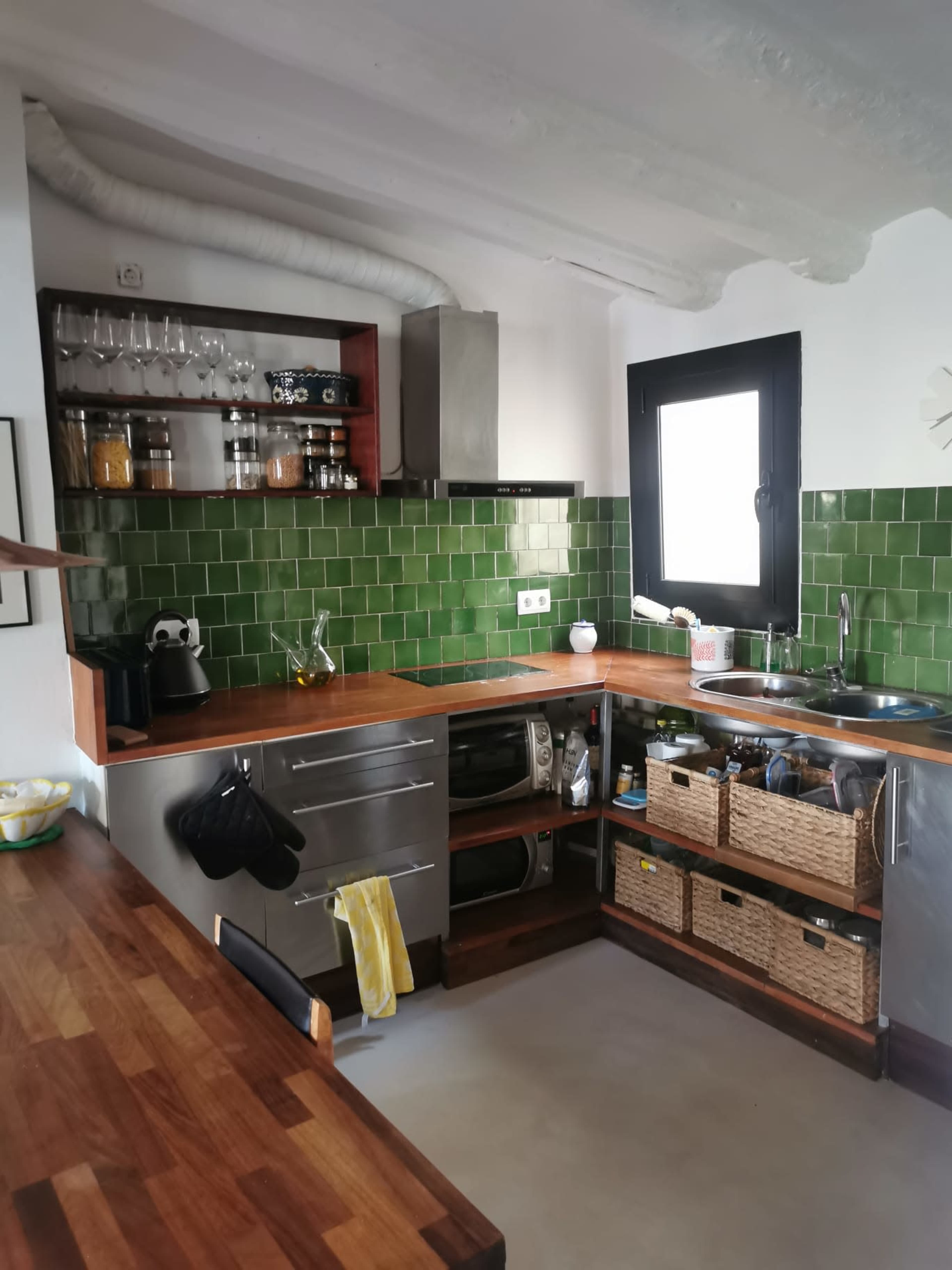 Real Barcelona: Character Apartment with Light & Texture Image in El Raval, Barcelona, B