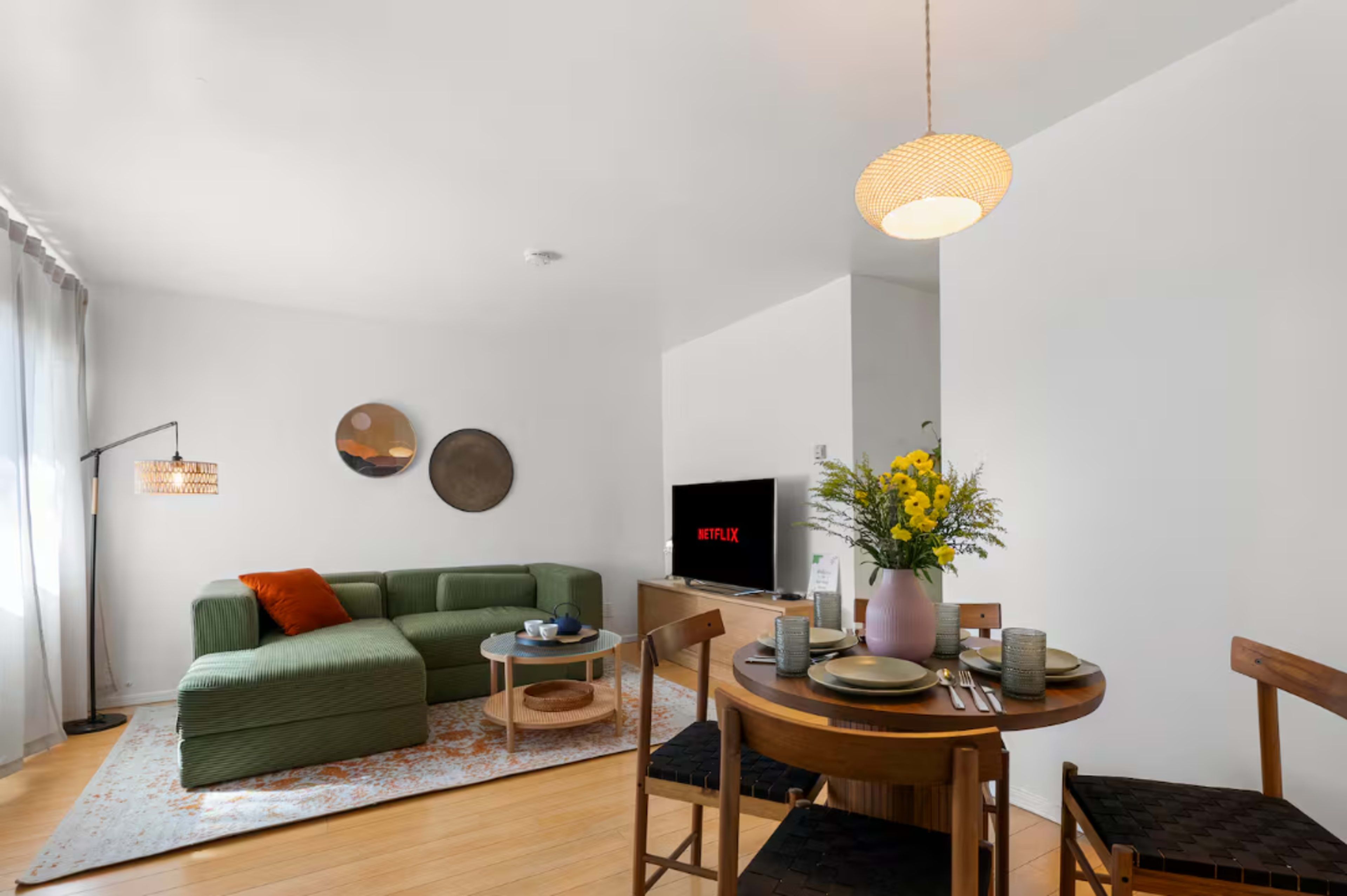 Cozy & Stylish Culver City Home – Bright, Welcoming Space in Prime Downtown Location Image in Carlson Park, Culver City, CA