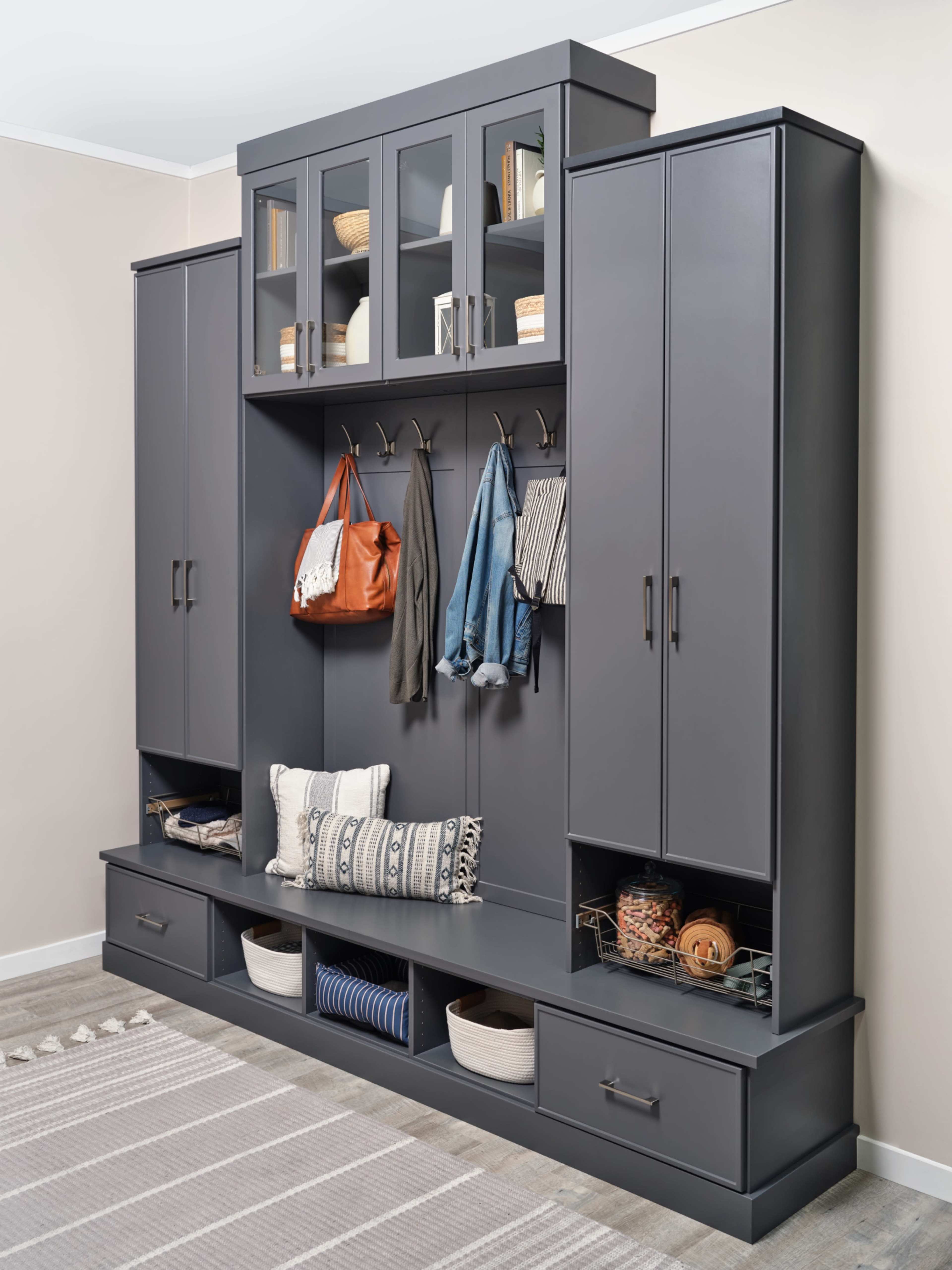 Showroom that Looks Like a Set! Image in Woodland Hills, Woodland Hills, CA