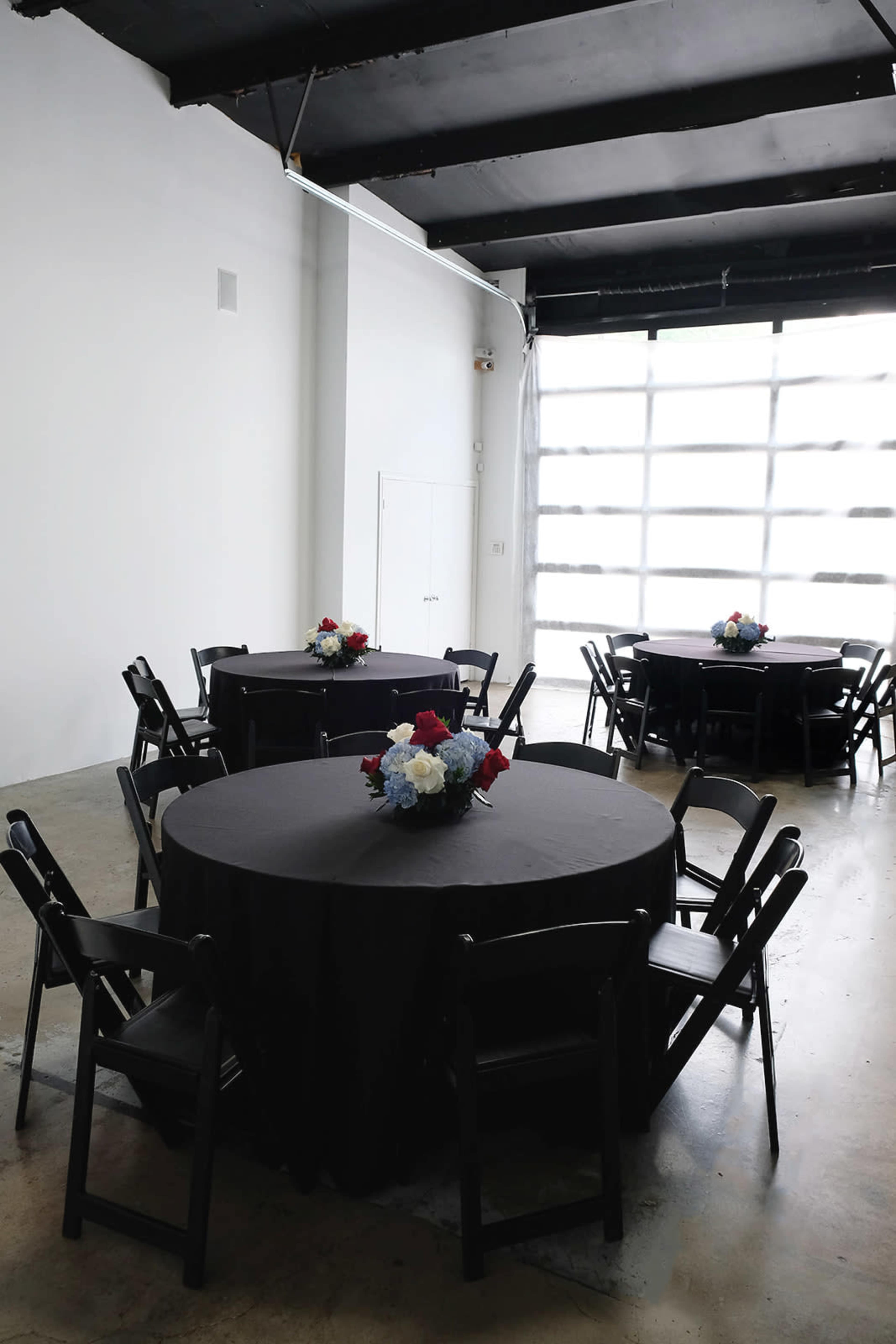 Spacious Studio with natural light located in the Heights district. Image in Washington Avenue Coalition / Memorial Park, Houston, TX