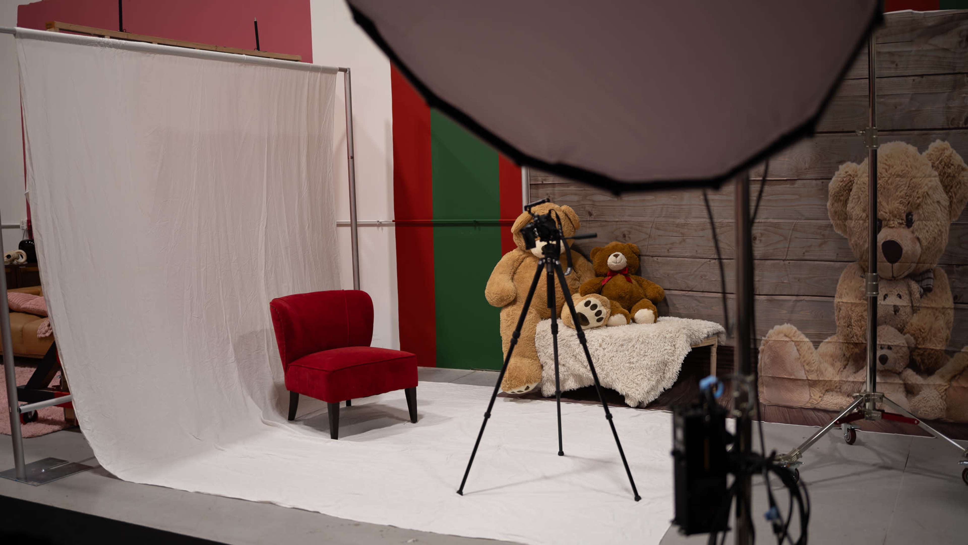 Large high ceiling space in Colorado Springs Image in Cimarron Hills, Colorado Springs, CO