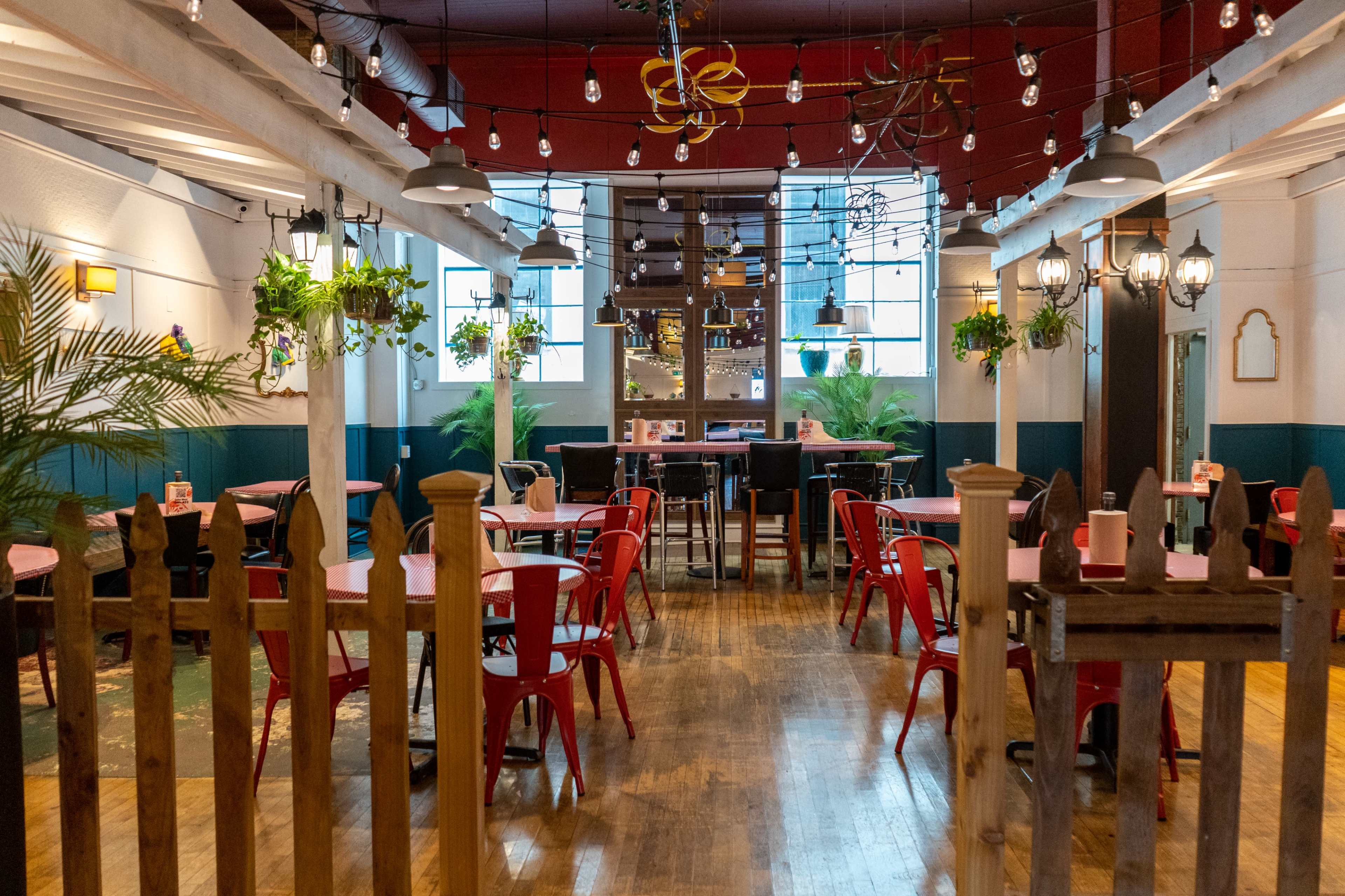 Inviting Courtyard Event Space in the Heart of Downtown Milwaukee Image in Juneau Town, milwaukee, WI