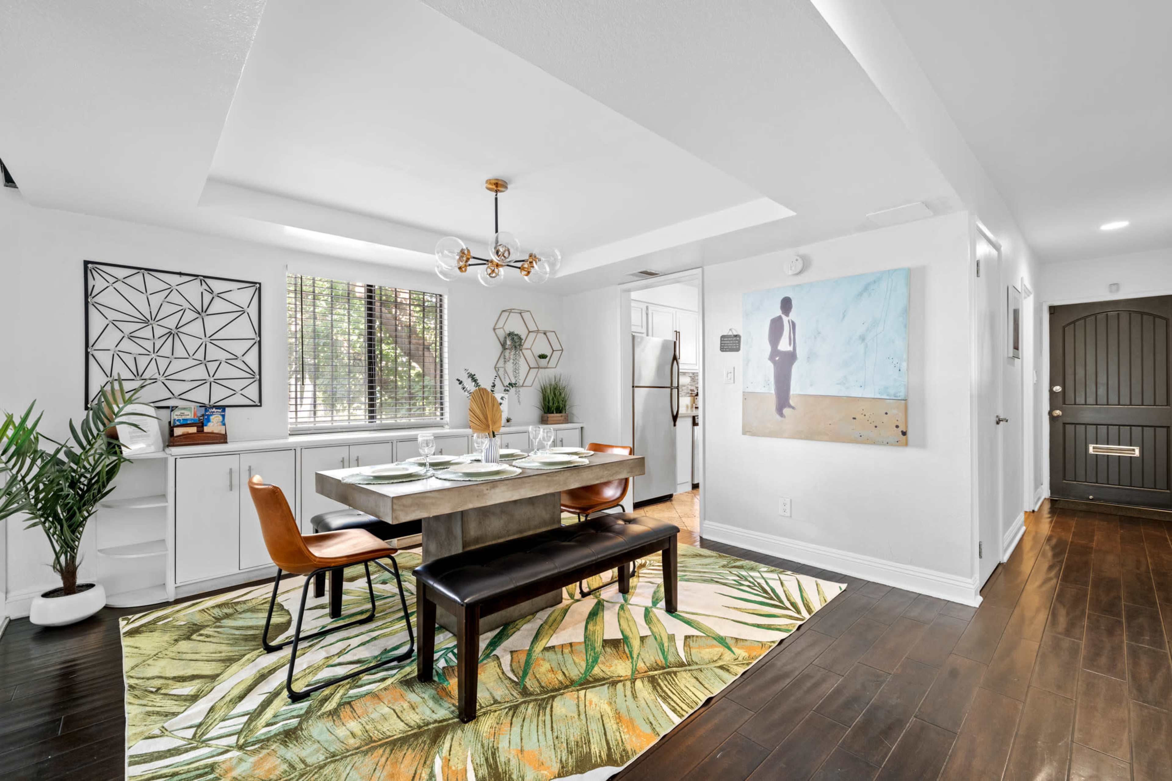 Gorgeous fun Space Image in Hollywood, Los Angeles, CA