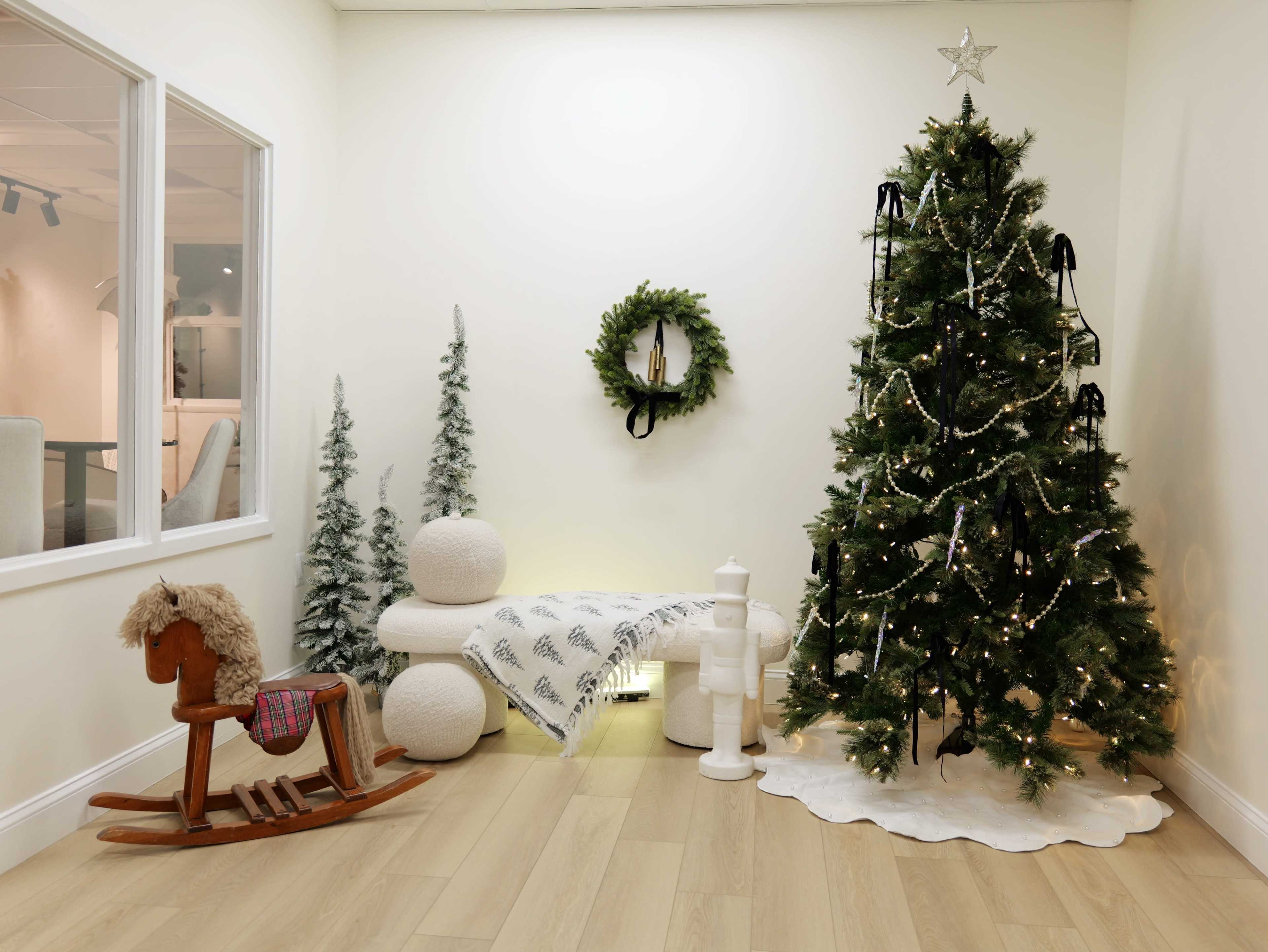 Fully Equipped Minimalistic and Modern Photography Studio in Northern VA (The Fiscus) Image in Merrifield, Fairfax, VA