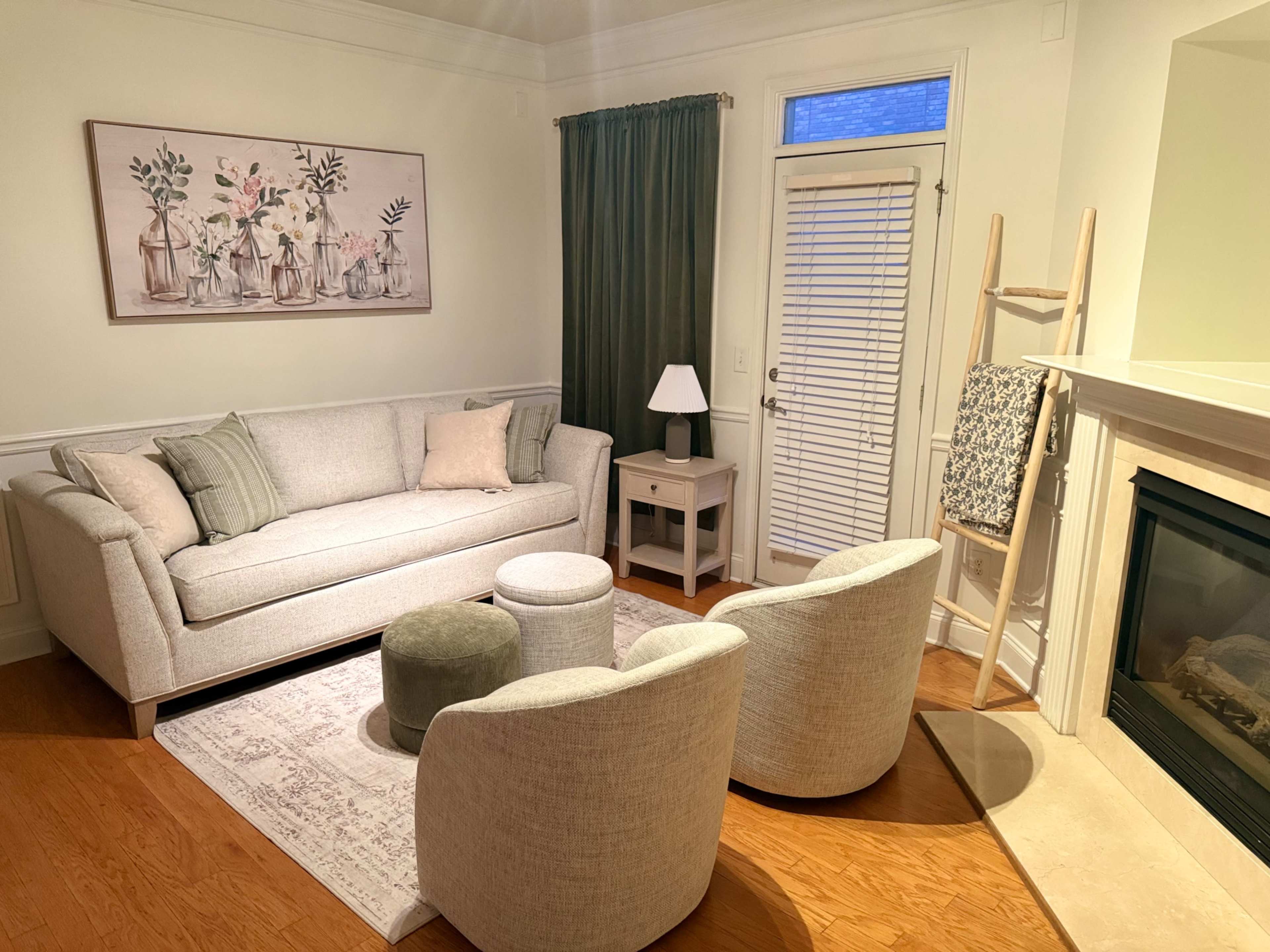 Community vibe / Cozy gathering space Image in Midtown, Atlanta, GA