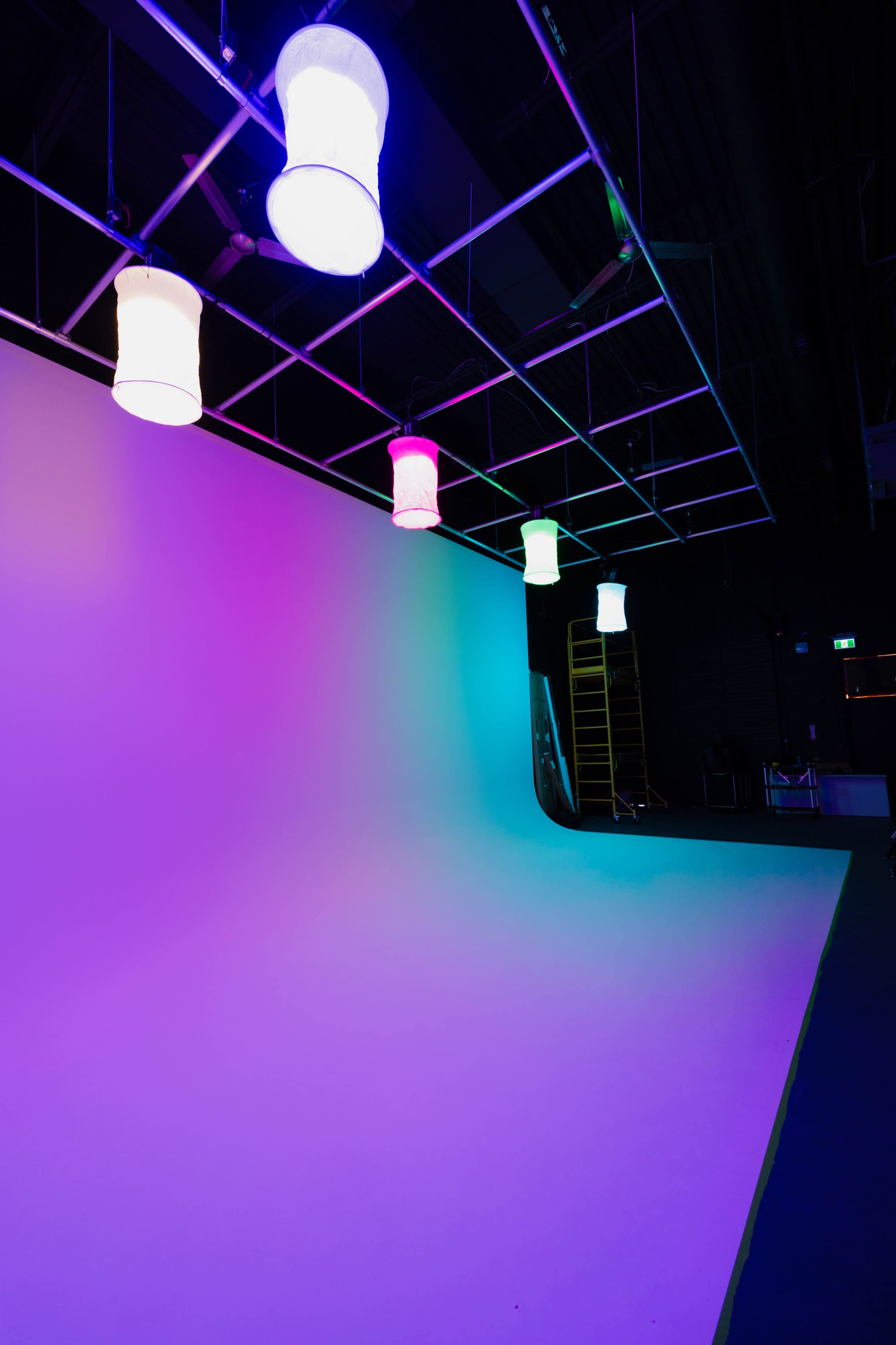Professional Toronto Studio for Commercial Shoots – Cyclorama + Makeup Room Image in Markham, Markham, ON