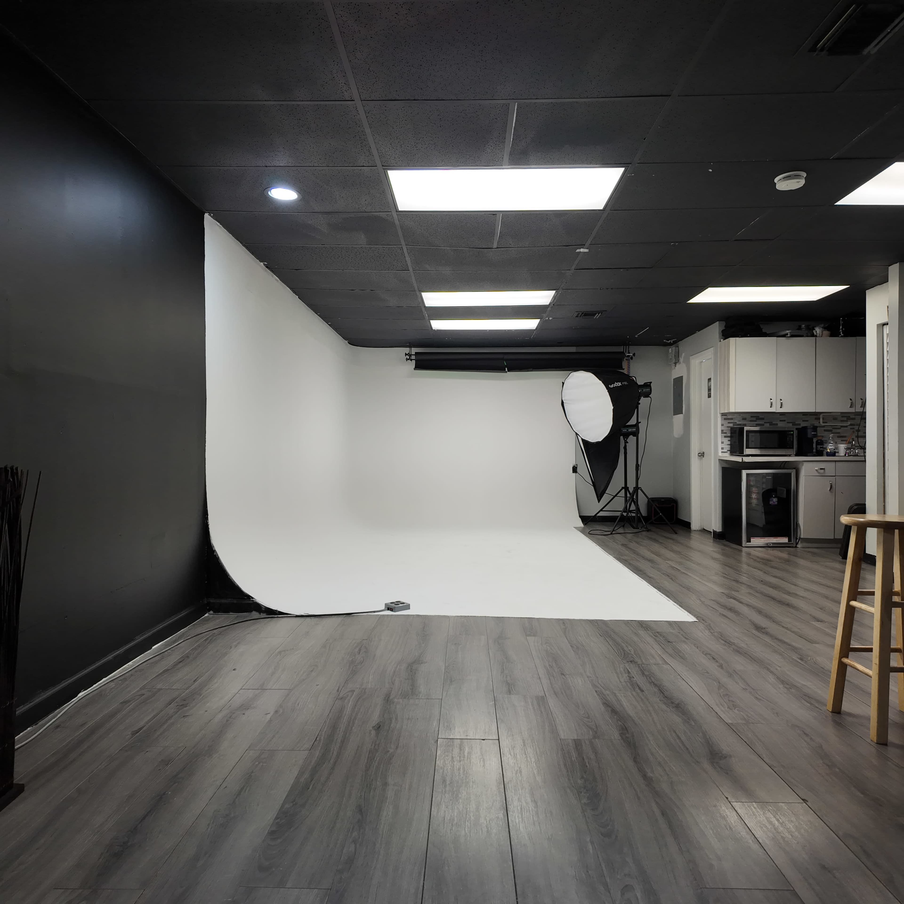 Photography & Film Studio with White Infinity Wall Image in Plantation, Plantation, FL