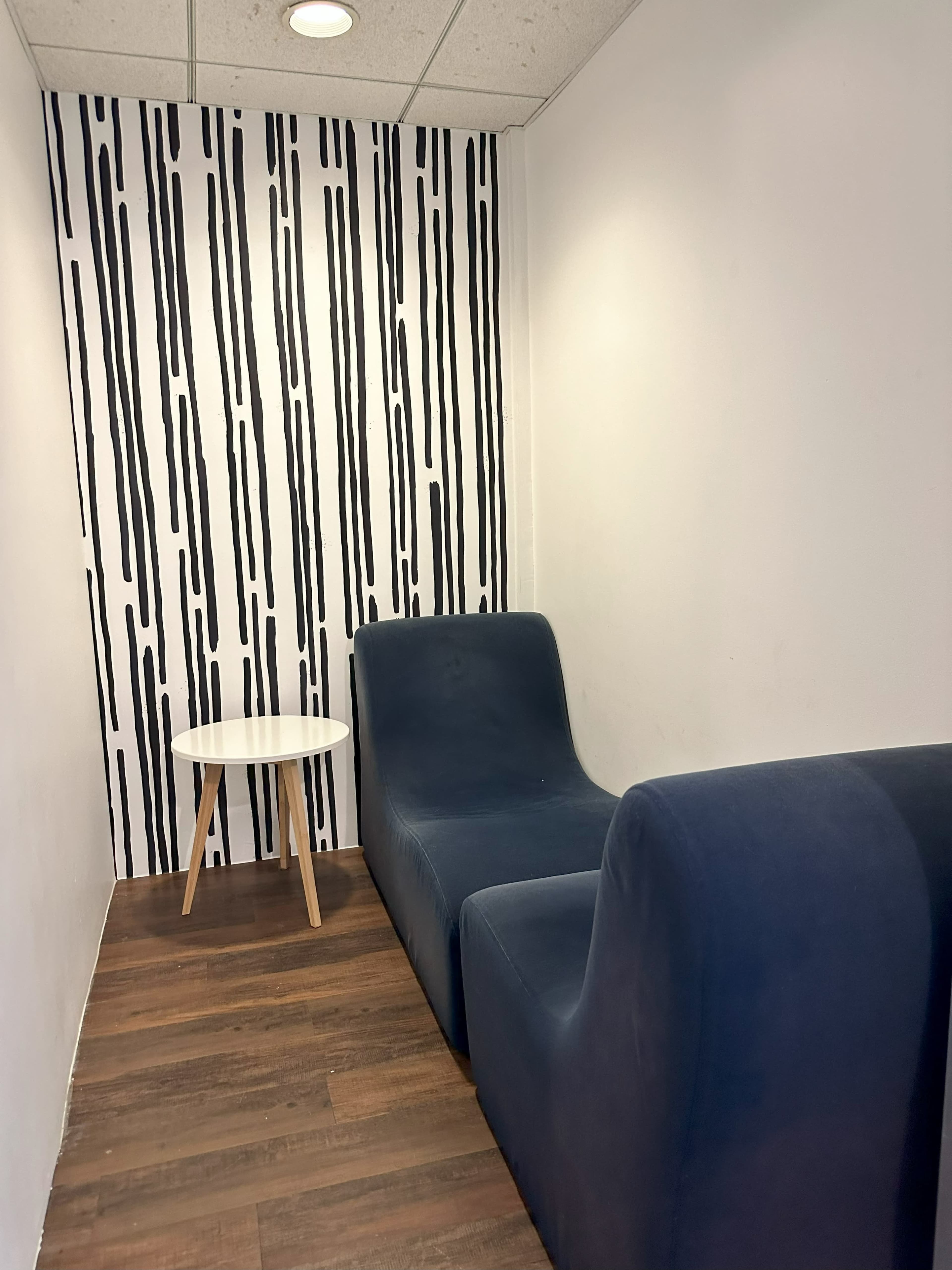 Spacious & Bright Meeting Room on Main Street – Santa Monica Image in Ocean Park, Santa Monica, CA