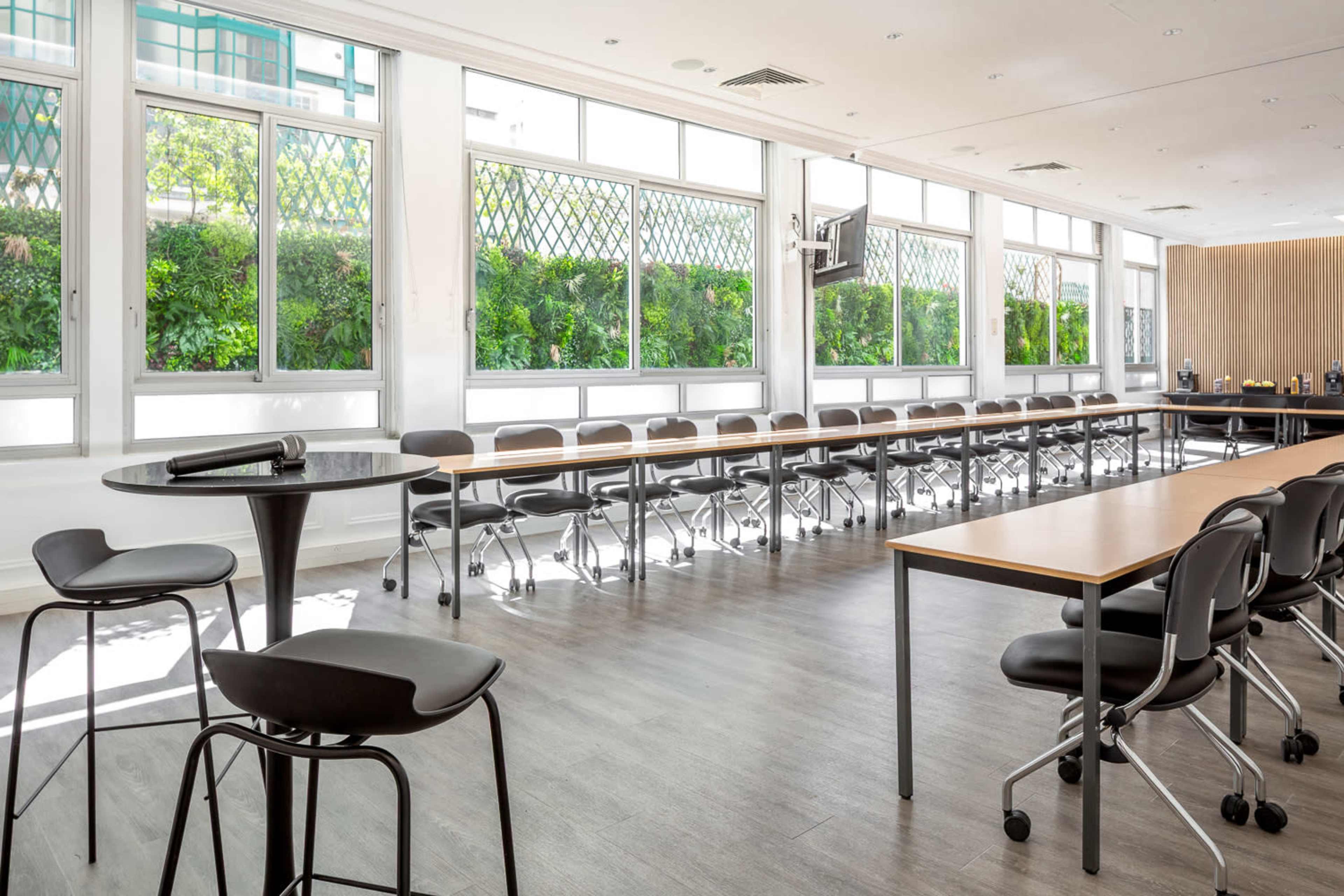 Salle plénière, séminaire de 100 m² Image in New Athens, Paris